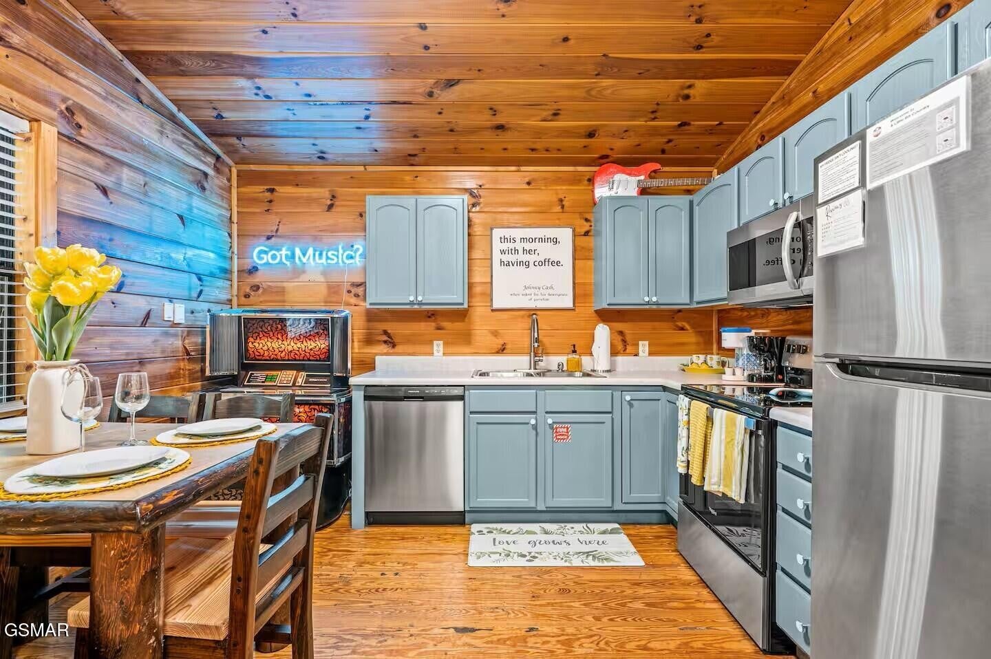 2036 Ridge Road STE 6