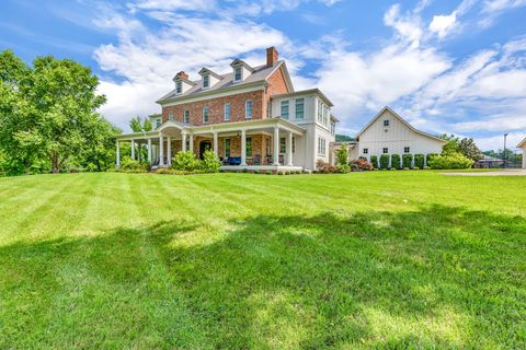 4810 Scenic Oaks Ln Thompsons Station TN 37179