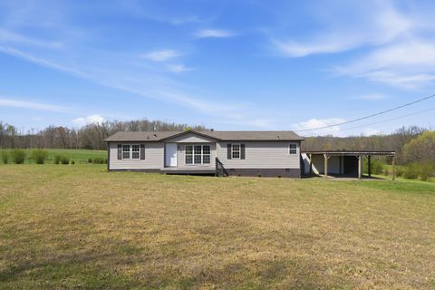 480 Sam Cunningham Rd Charlotte TN 37036