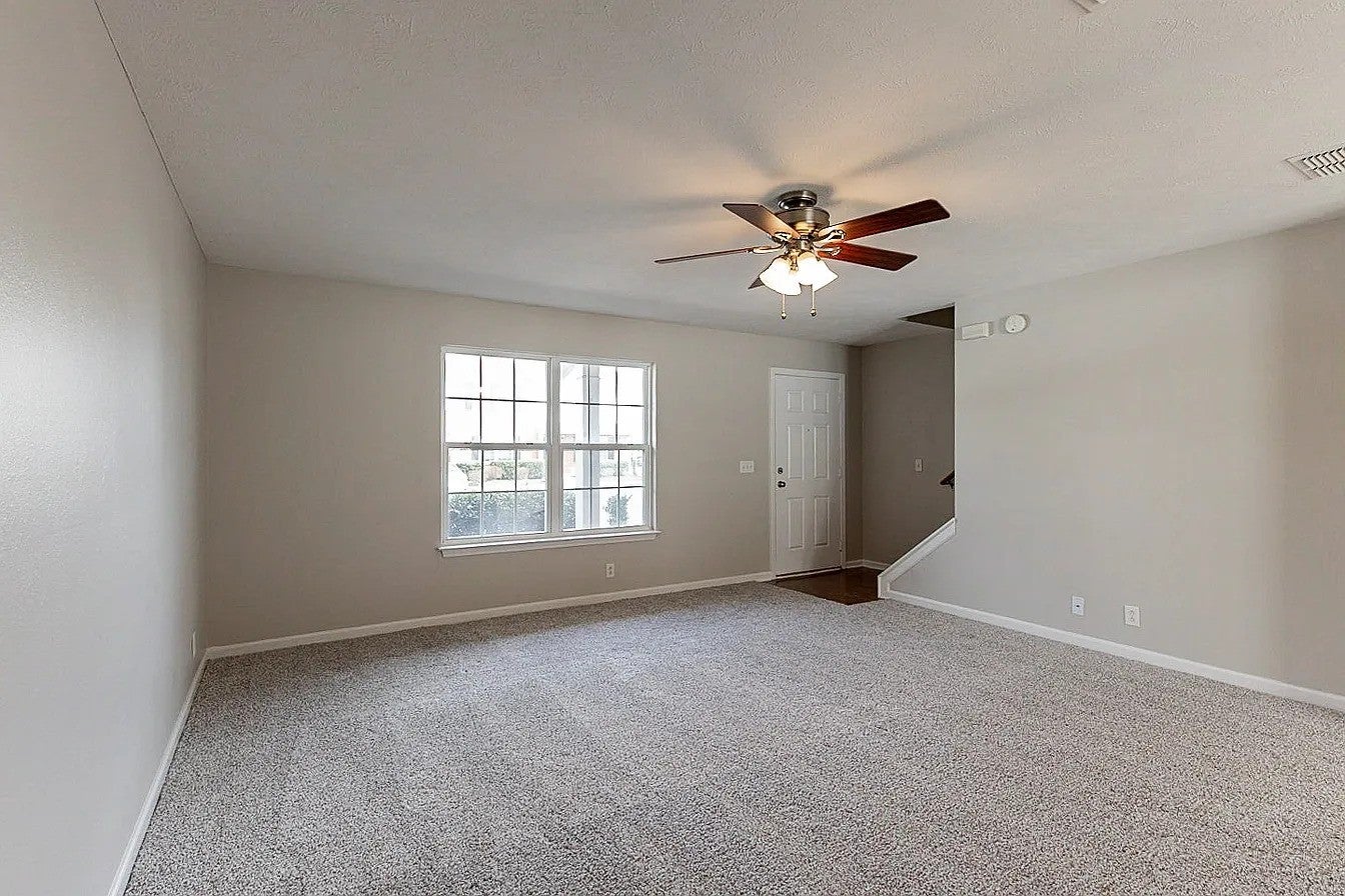 3754 Chippewa Pl