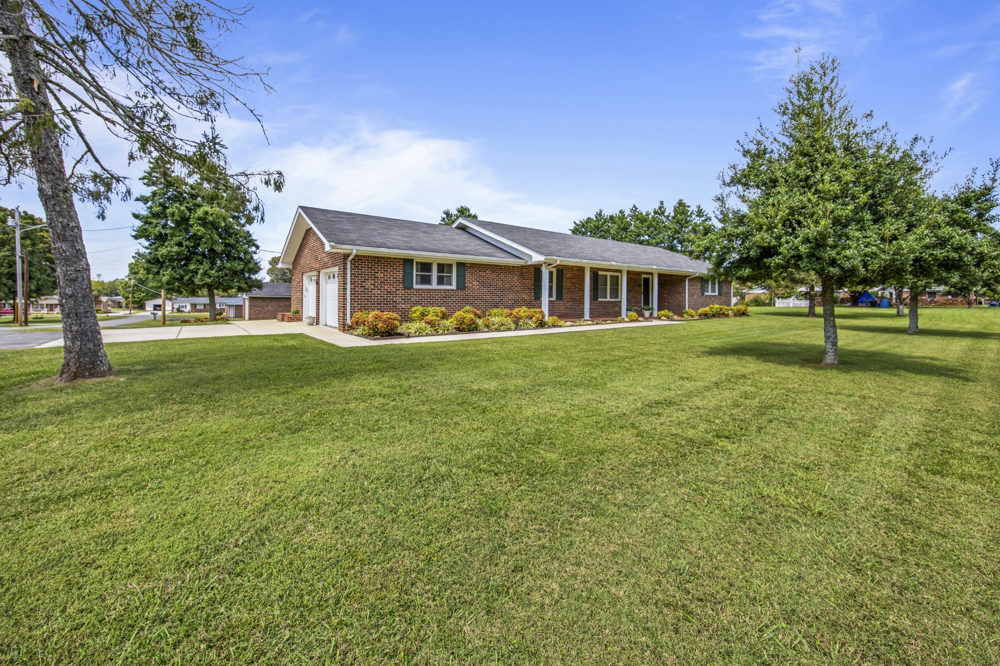 101 Iris St