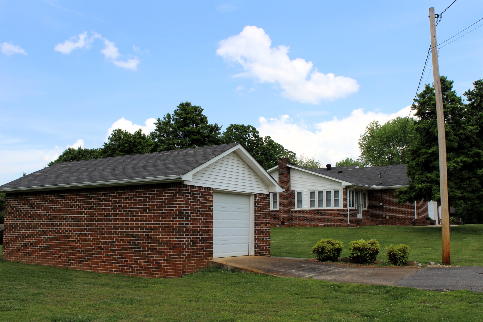 101 Iris St