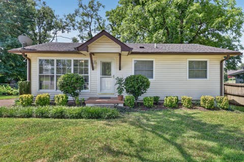Photo of 402 Joann St, Gallatin, TN 37066 (MLS # 3262649)