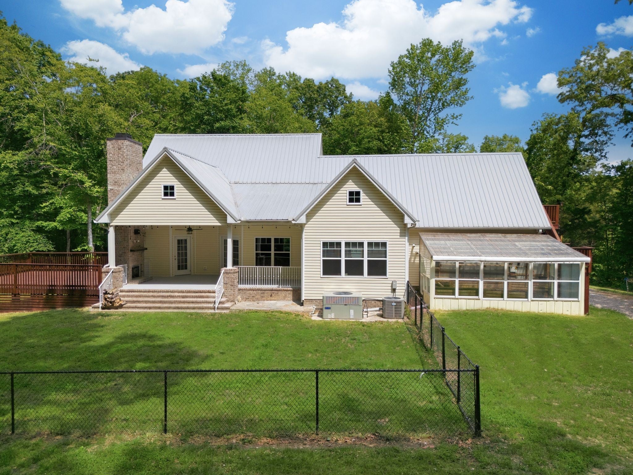 2206 Hwy 48 South