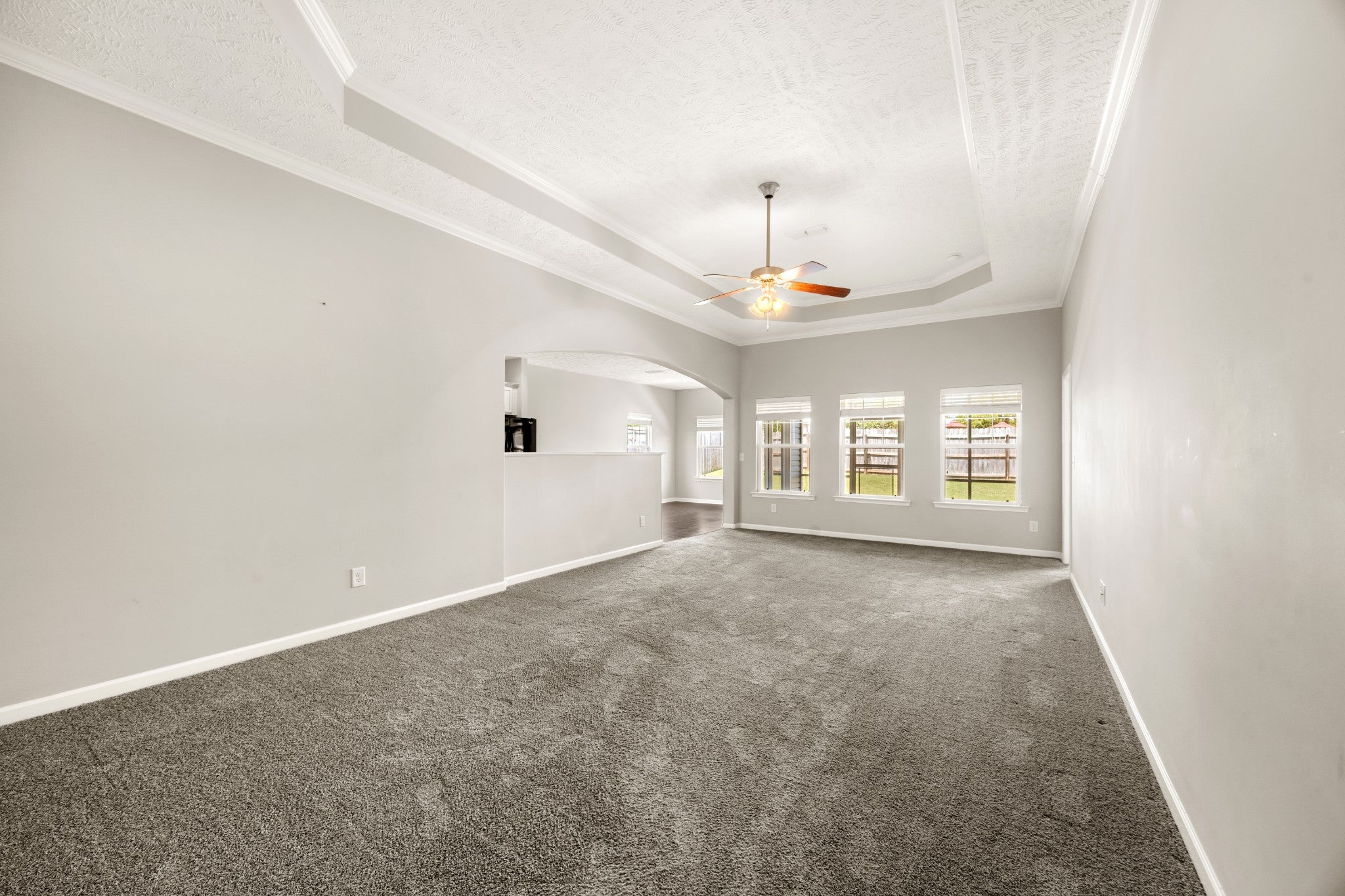 7049 Lakota Dr