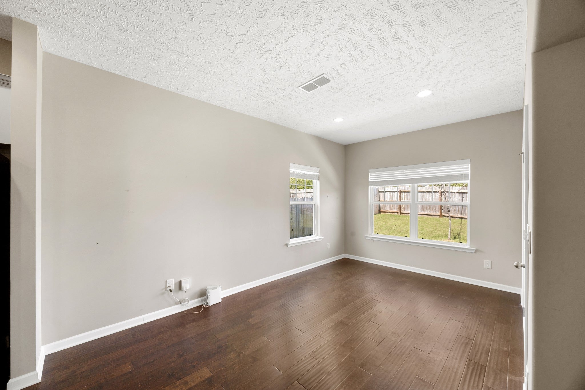 7049 Lakota Dr