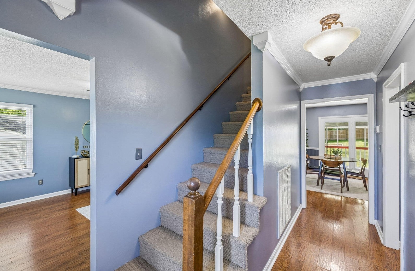 621 Lee Dr