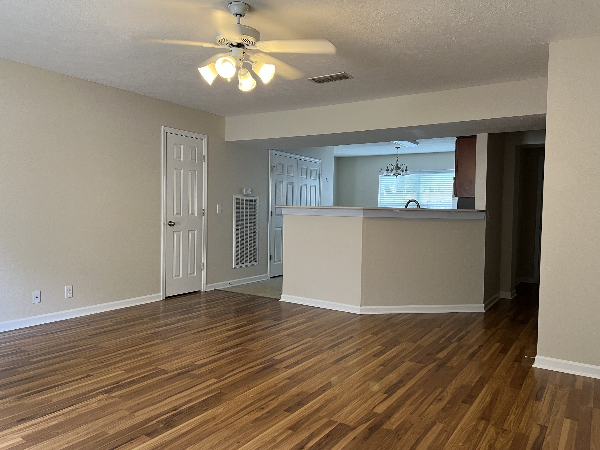 3720 Chippewa Pl