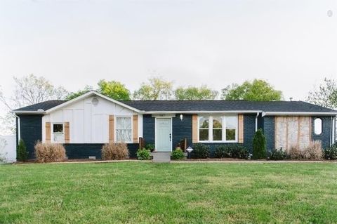 Photo of 547 Harding Pl, Nashville, TN 37211 (MLS # 3143423)