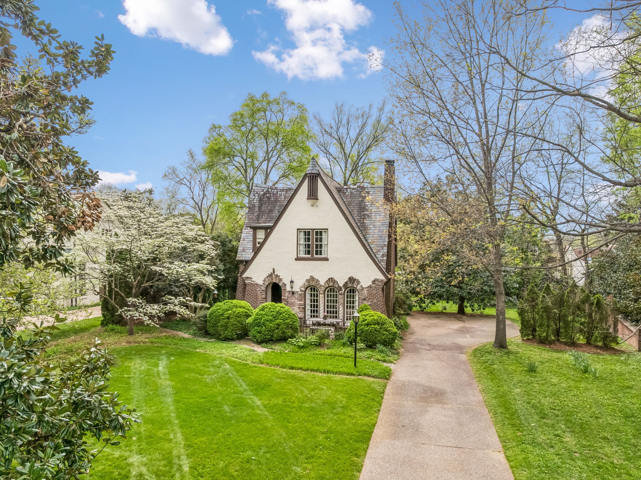 219 Deer Park Cir