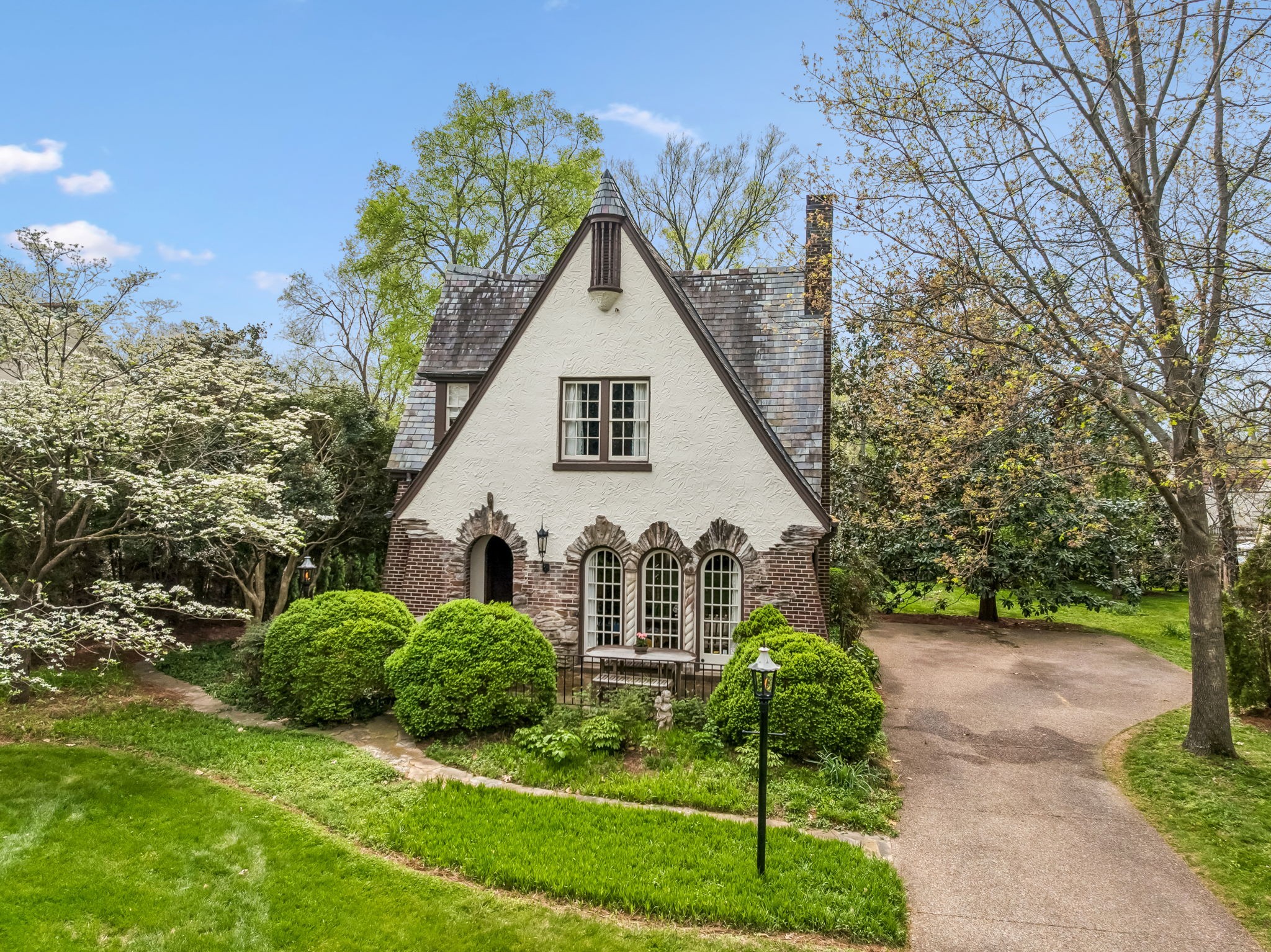 219 Deer Park Cir