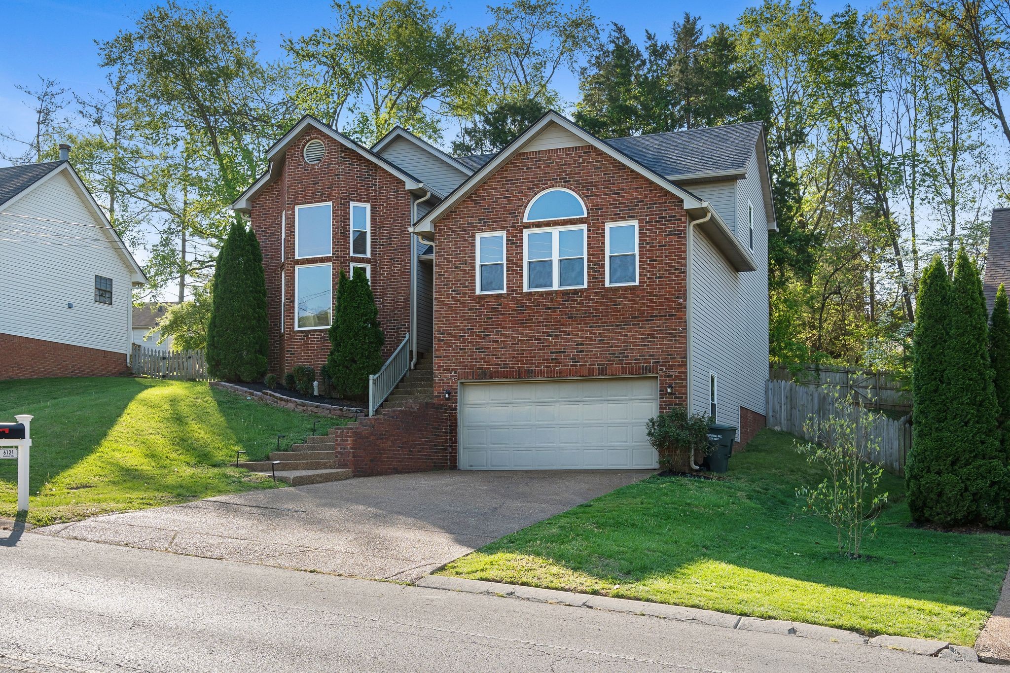 6121 Bradford Hills Dr