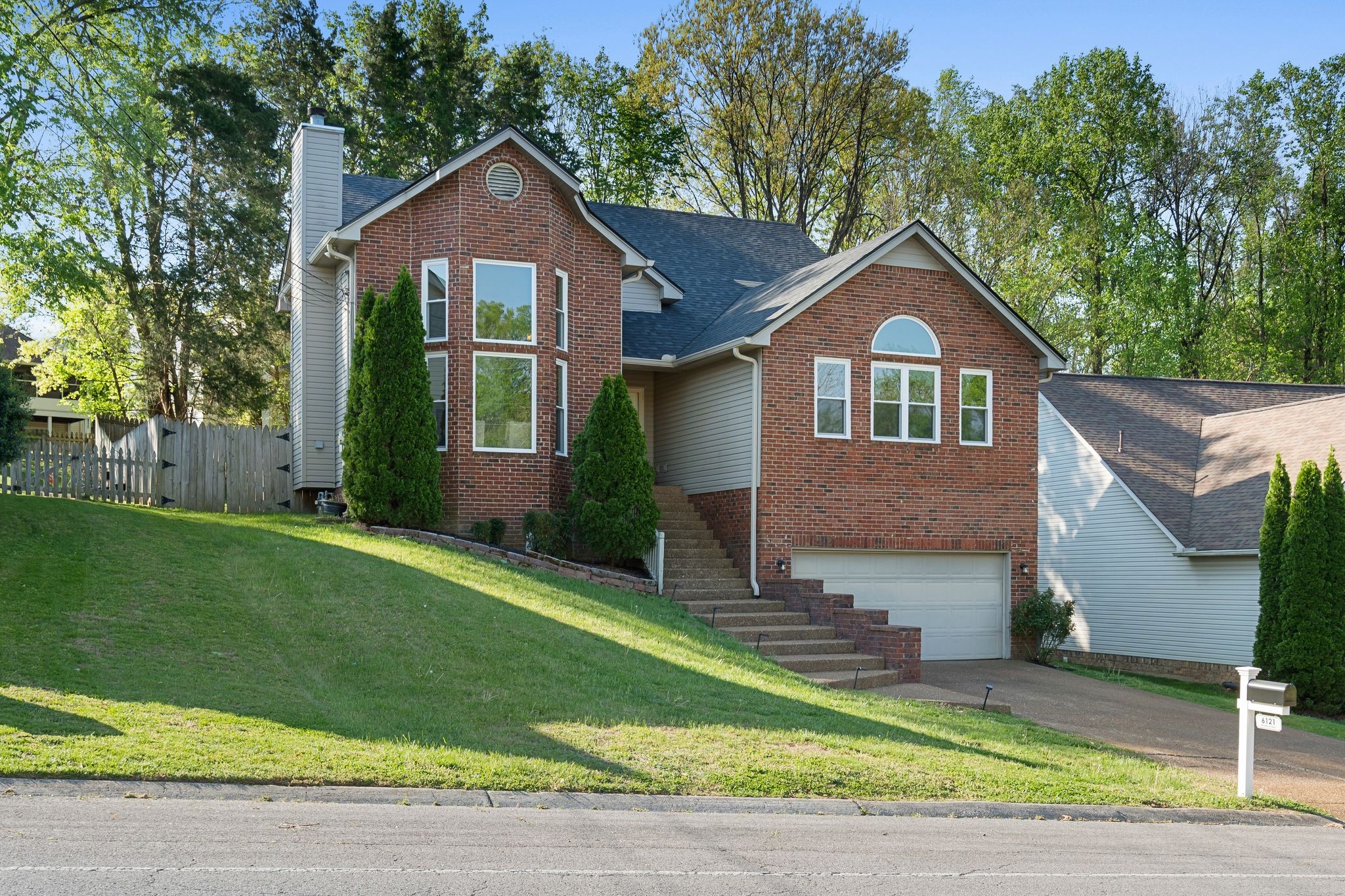 6121 Bradford Hills Dr