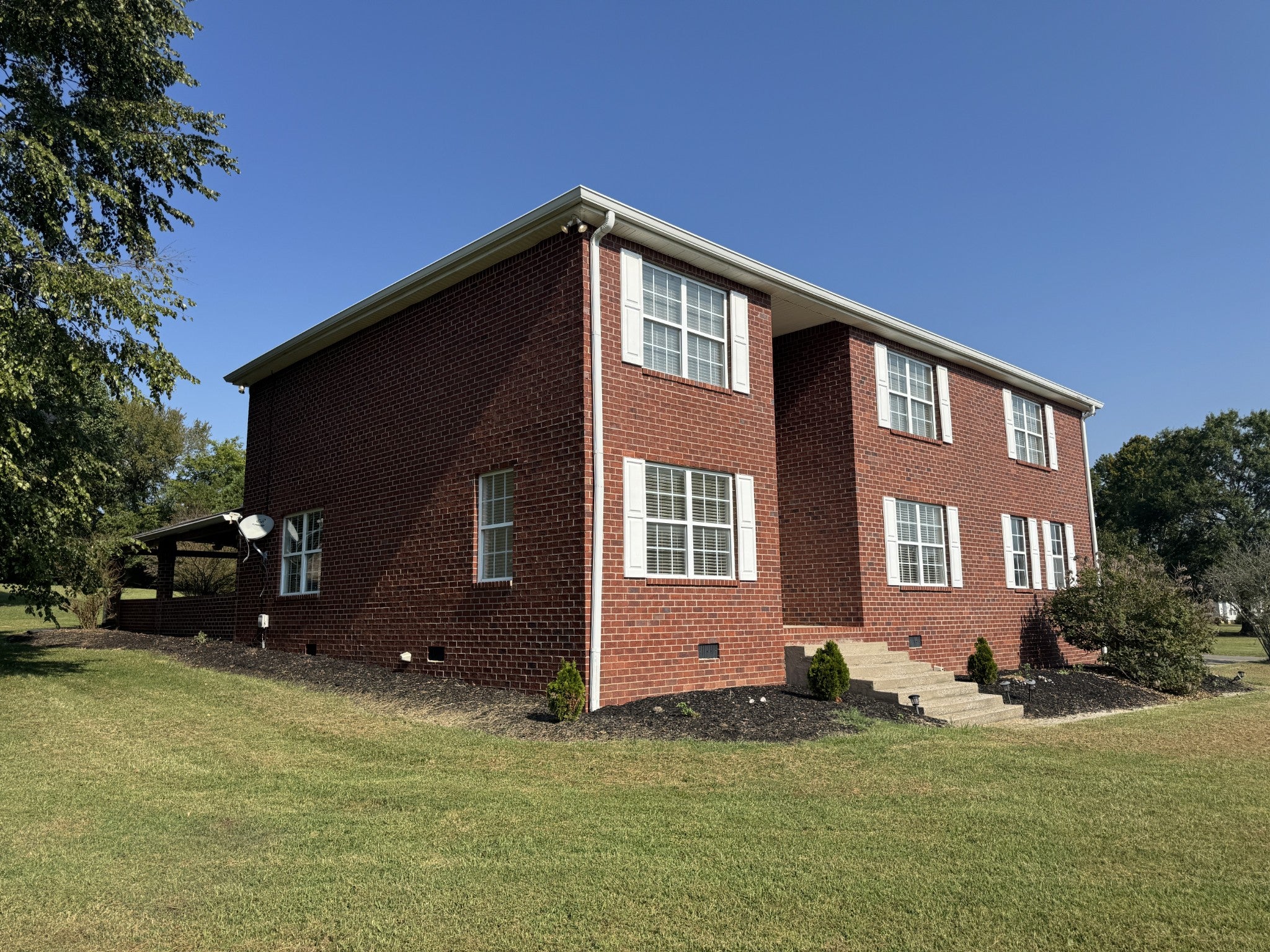 1805 Pointe Ct