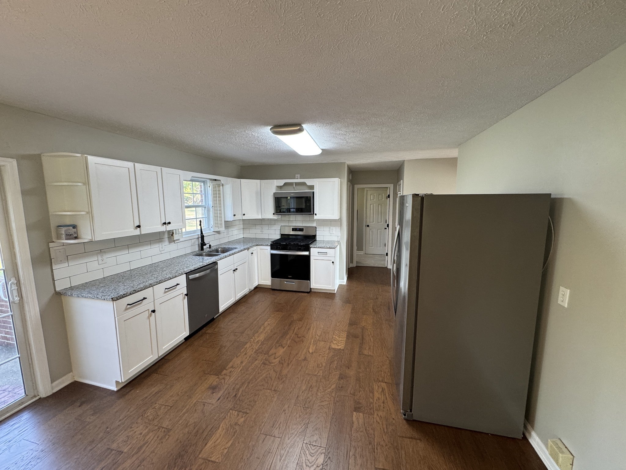 1805 Pointe Ct