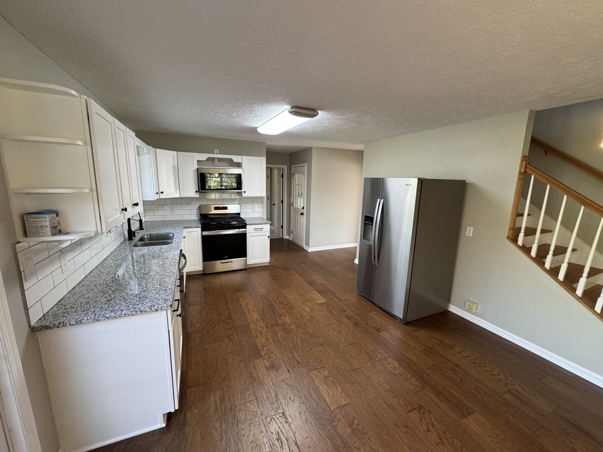 1805 Pointe Ct