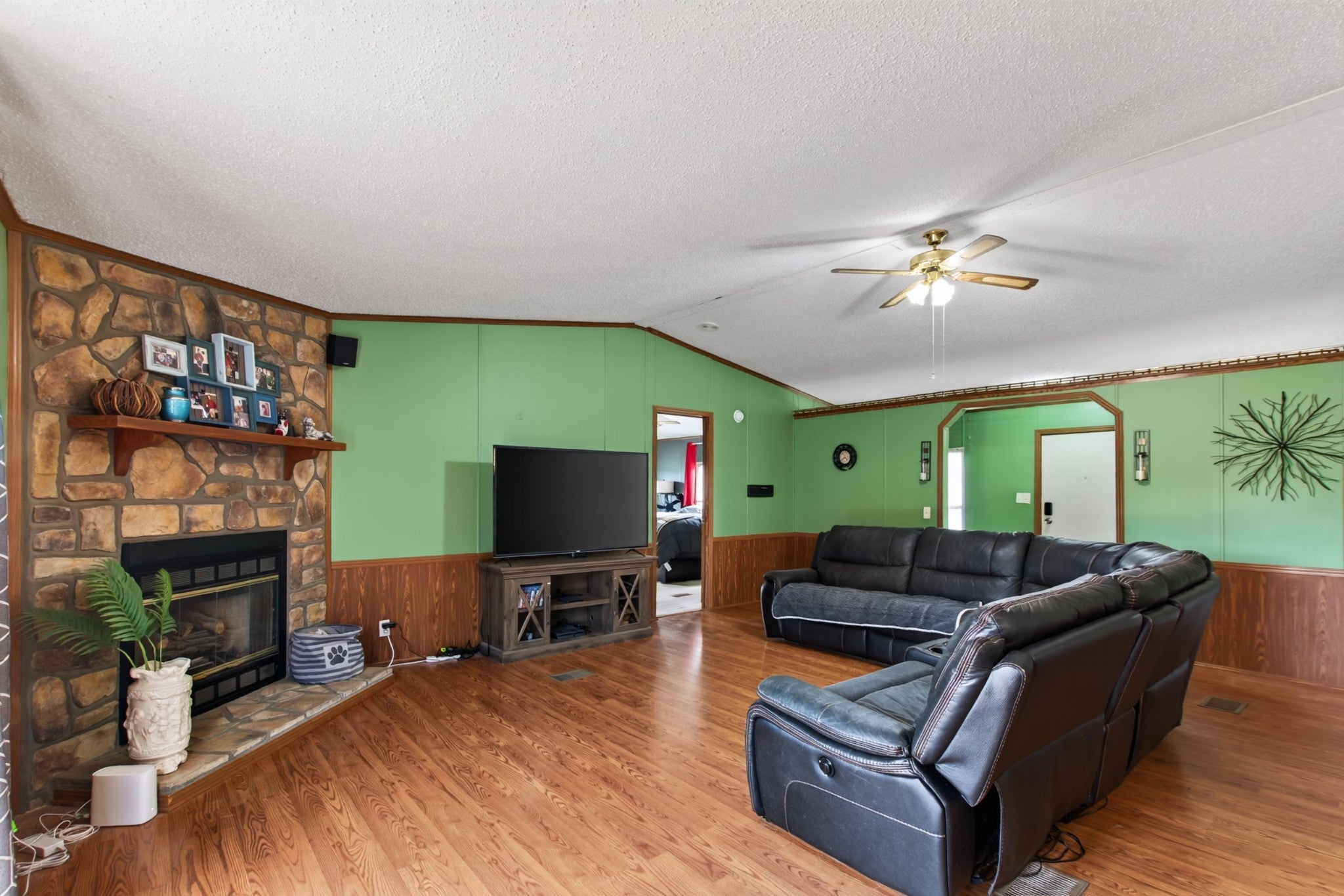 583 Beasleys Bend Rd