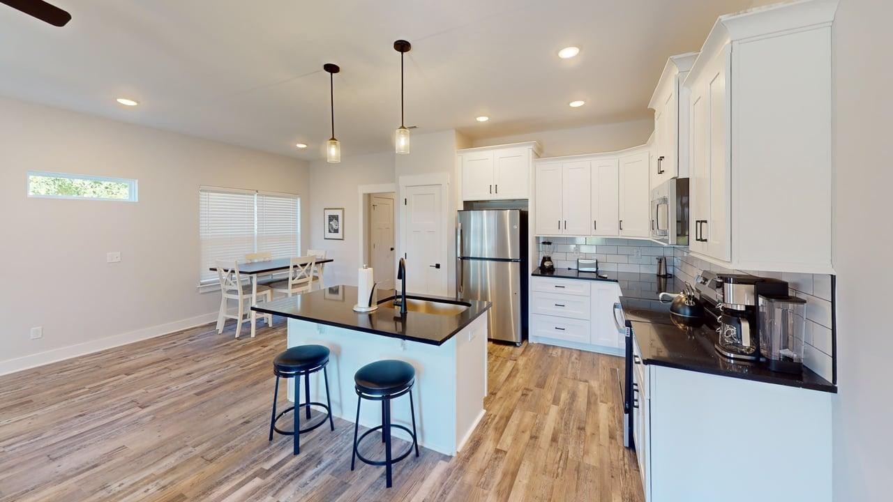 Pictures are of the furnished unit!
