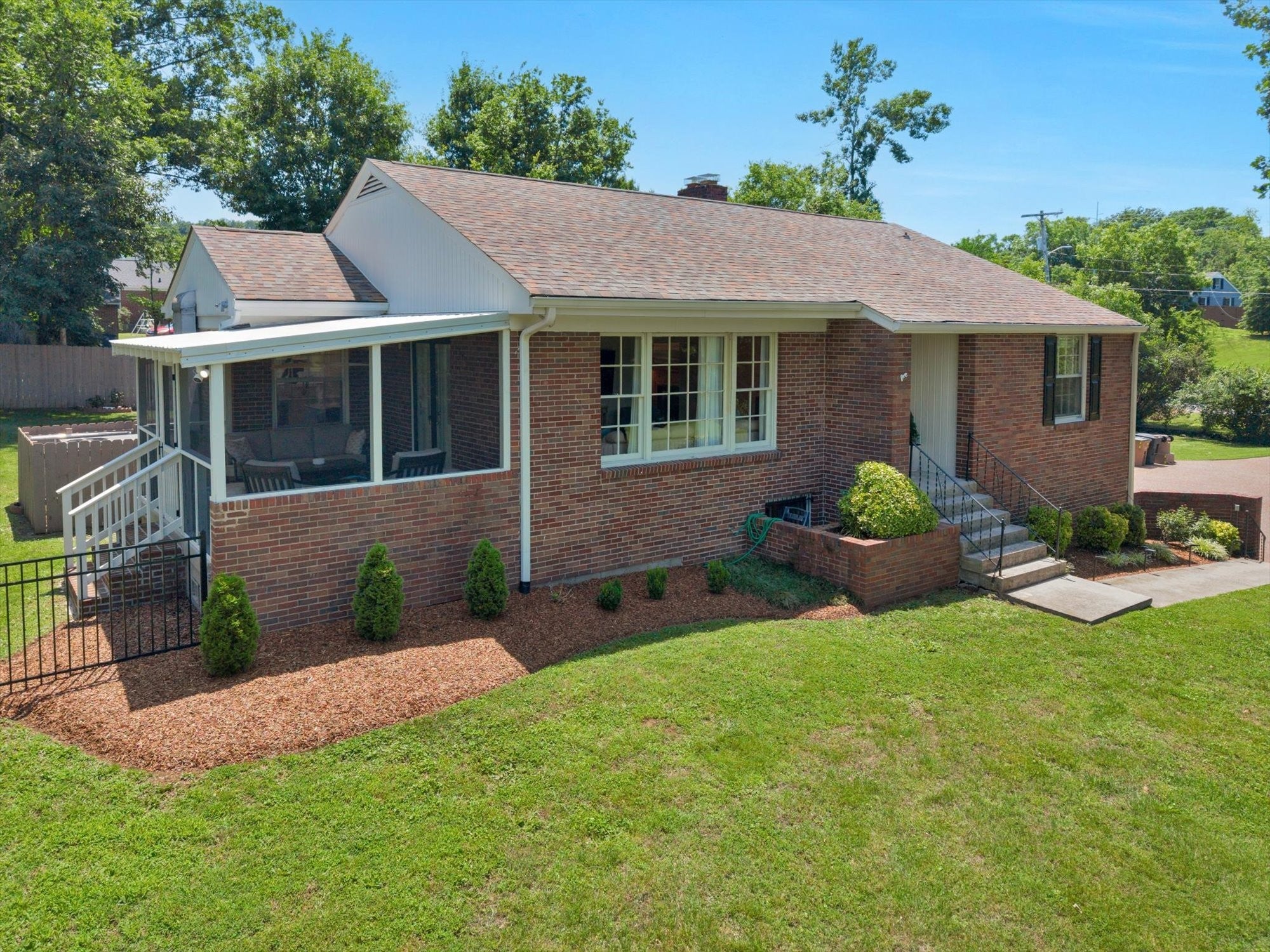 3-bed listing at 3262 Mcgavock Pike, Nashville