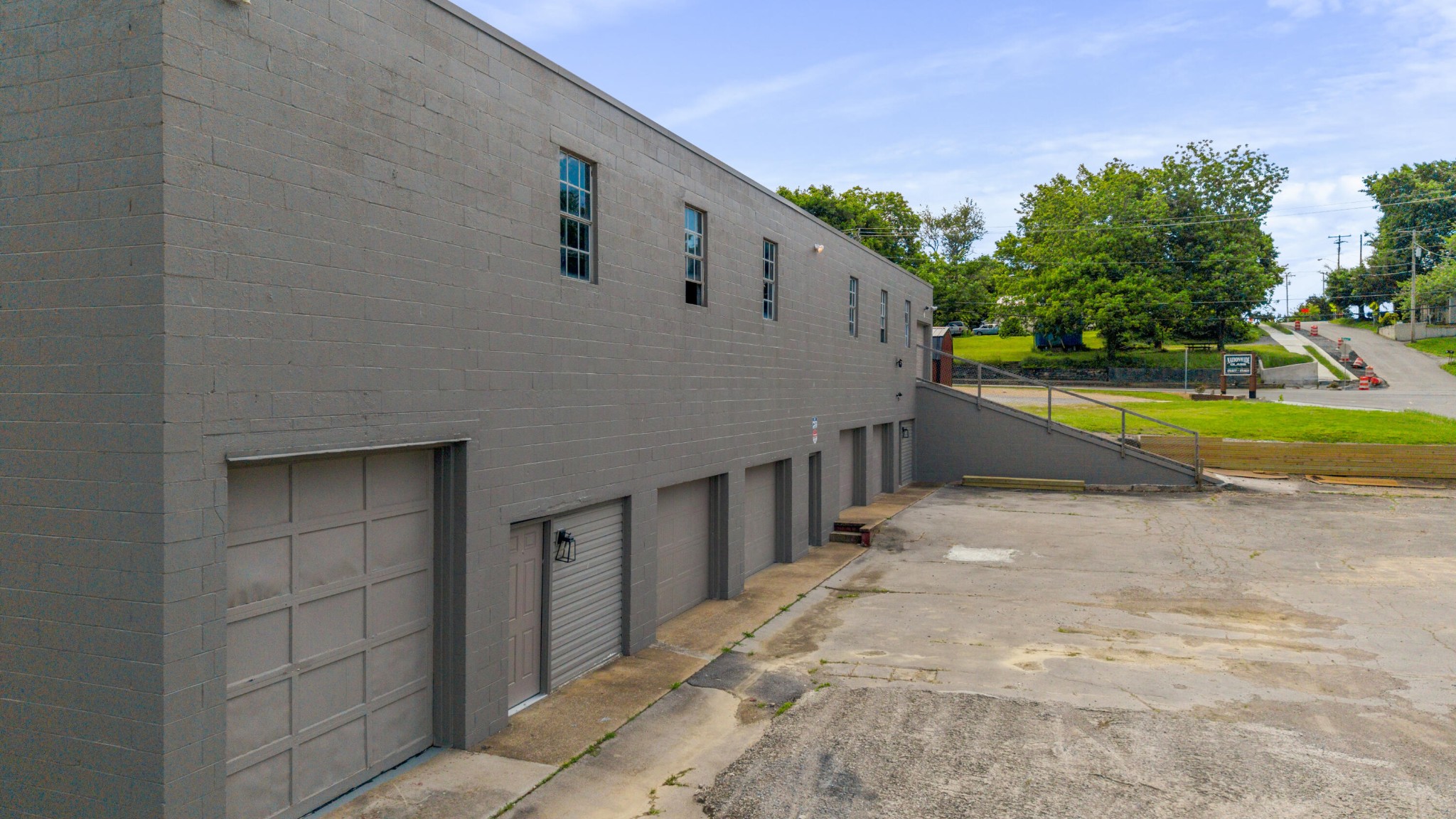 635 Central Avenue NE