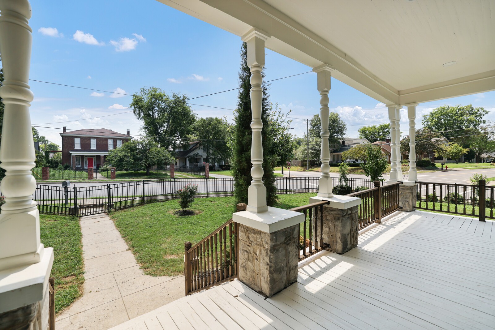 854 Bradford Ave