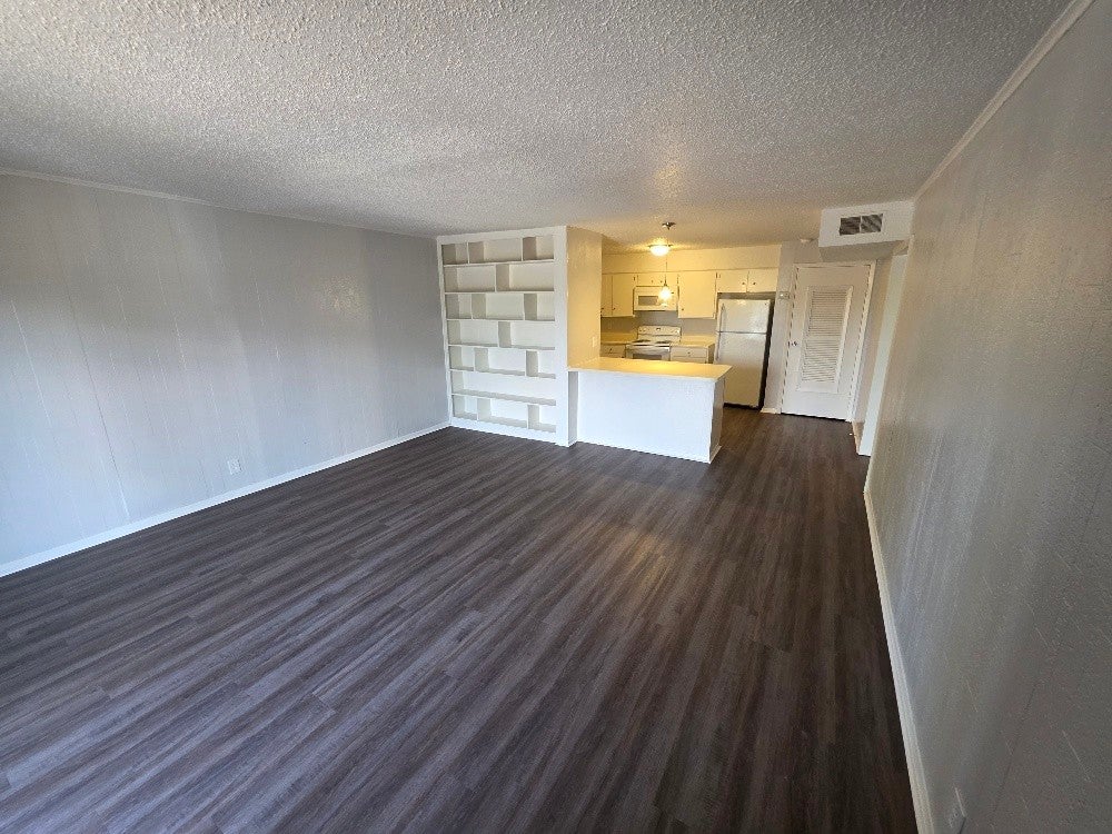 1043 Harold Dr