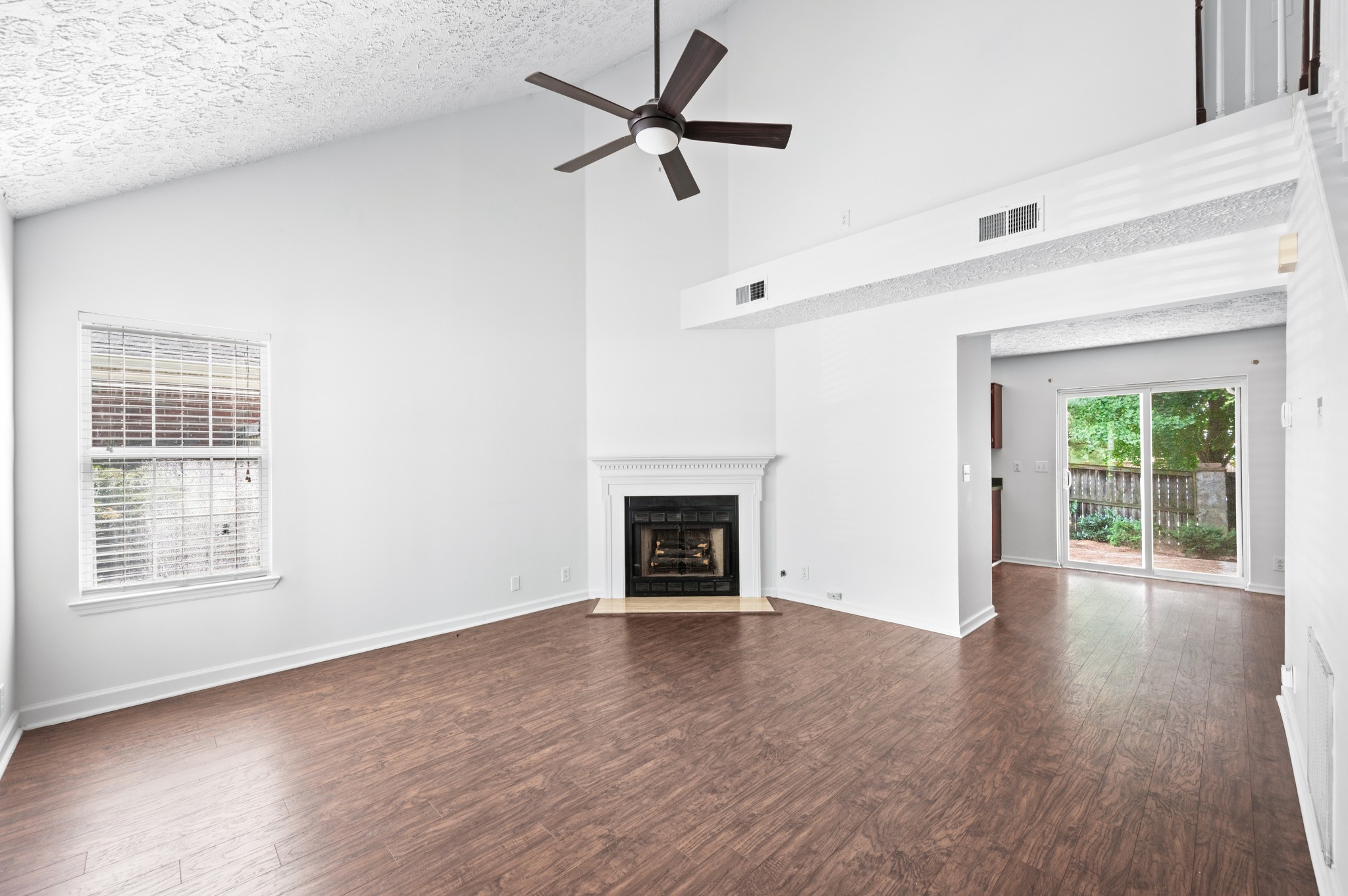 913 Idlewild Ct