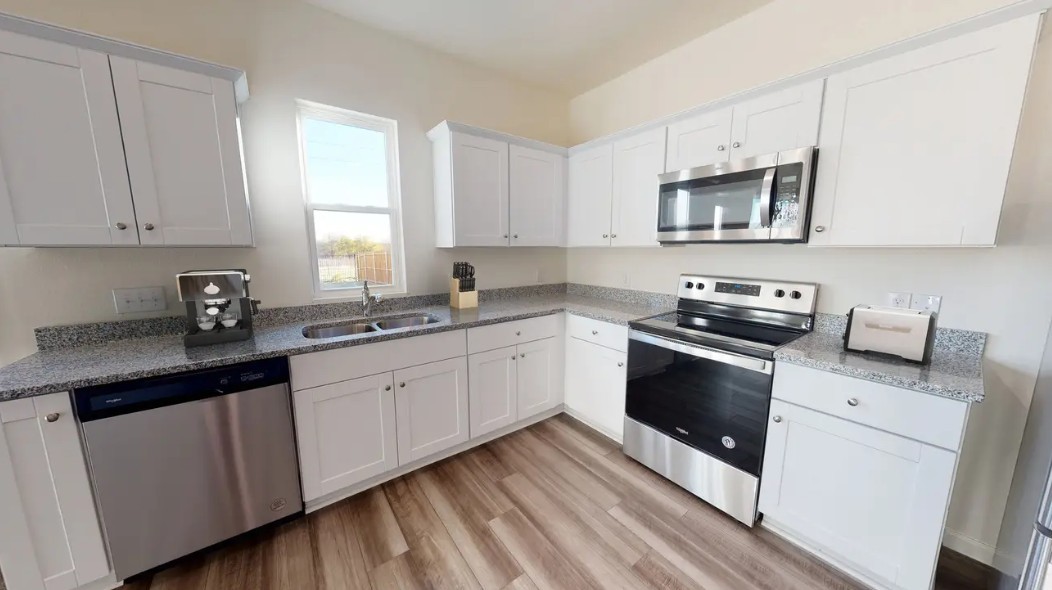 1057 Large Poppy Drive