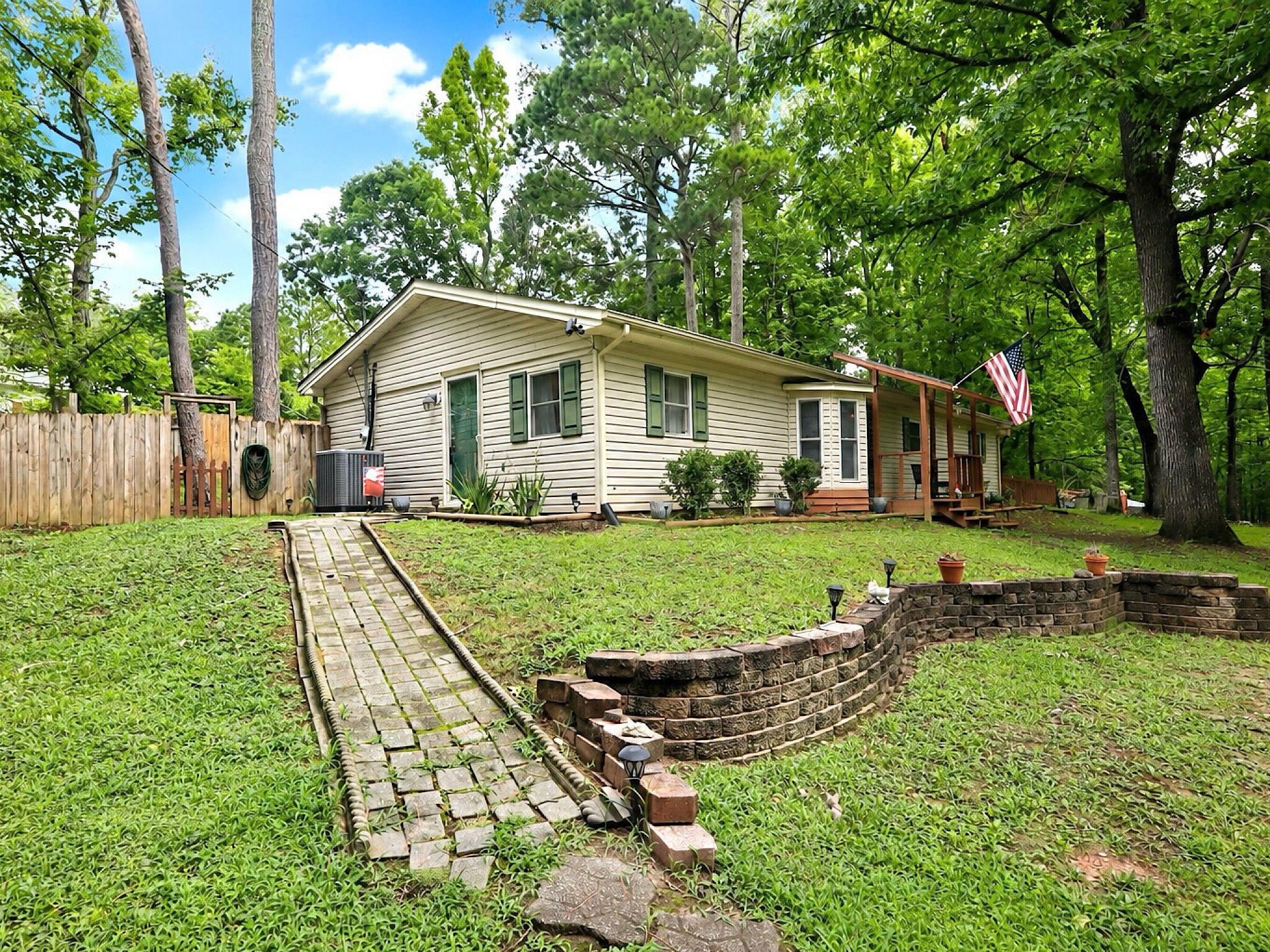 147 Norwood Drive SE