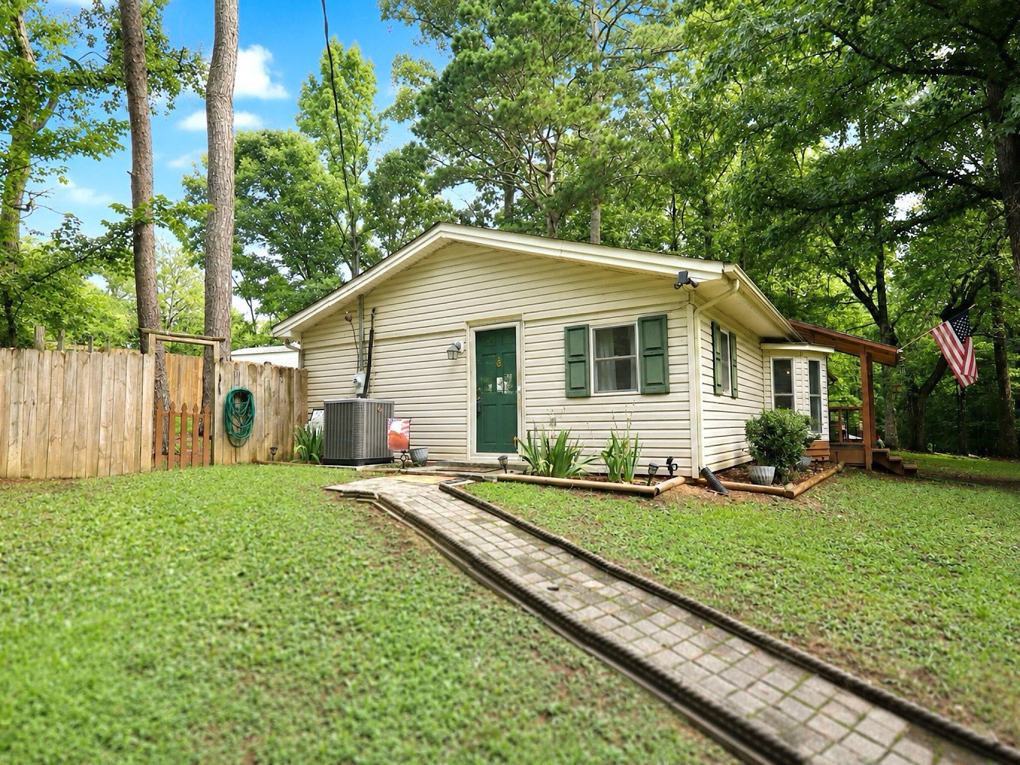 147 Norwood Drive SE