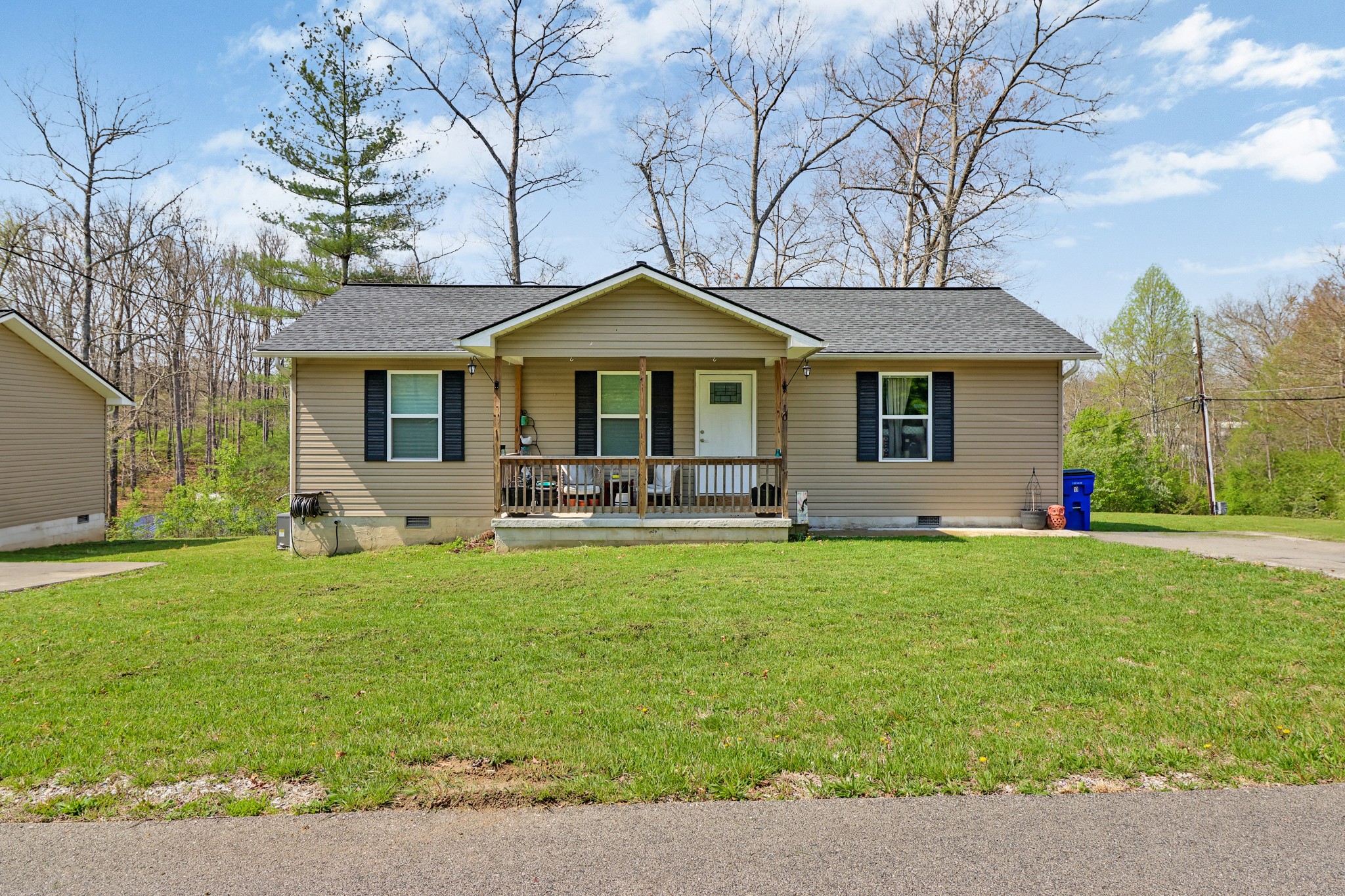 10 Anthony St