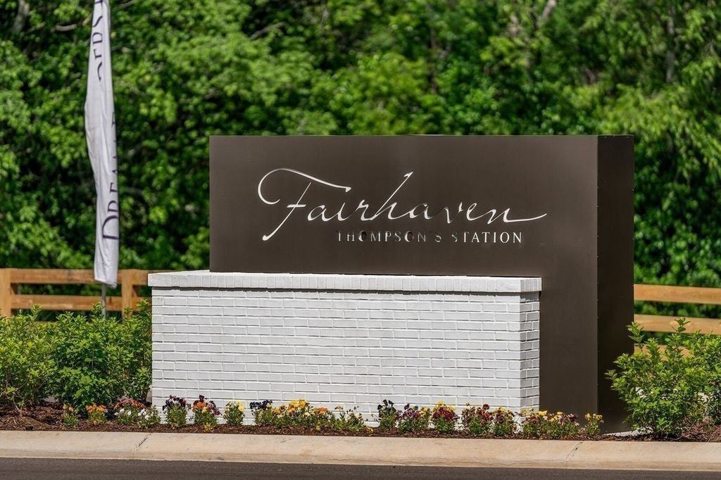 5004 Fairhaven Cir