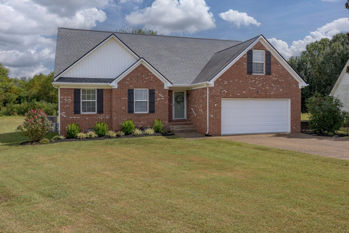 2623 Danbury Cir