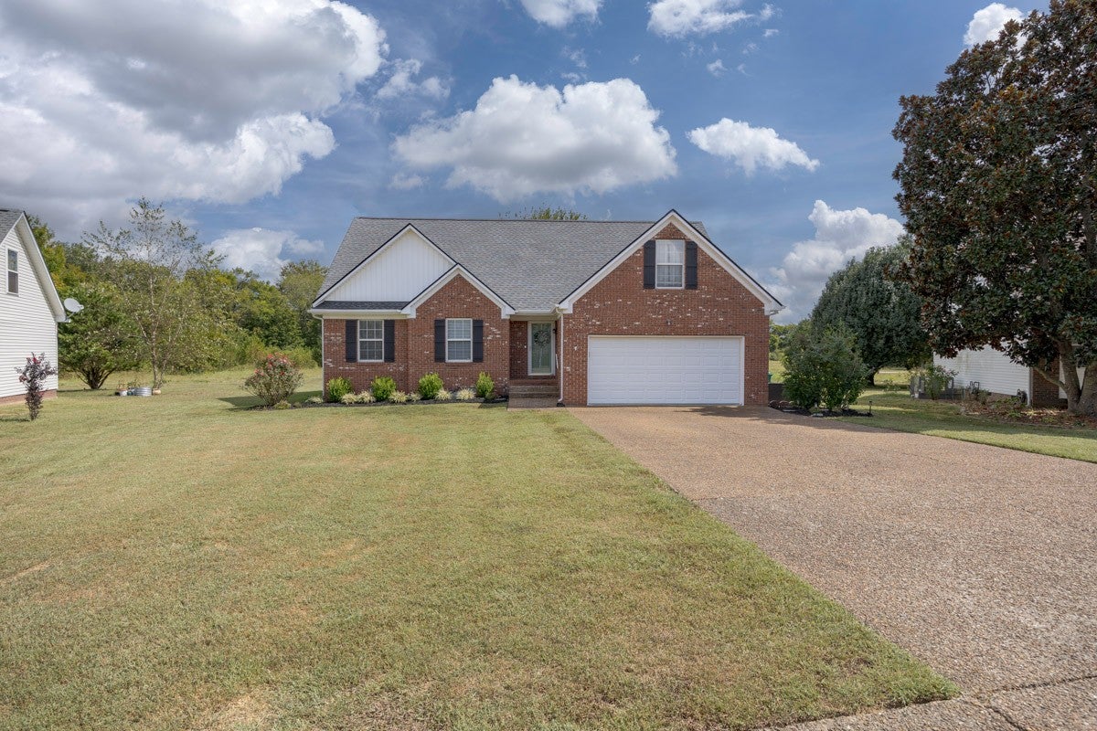 2623 Danbury Cir
