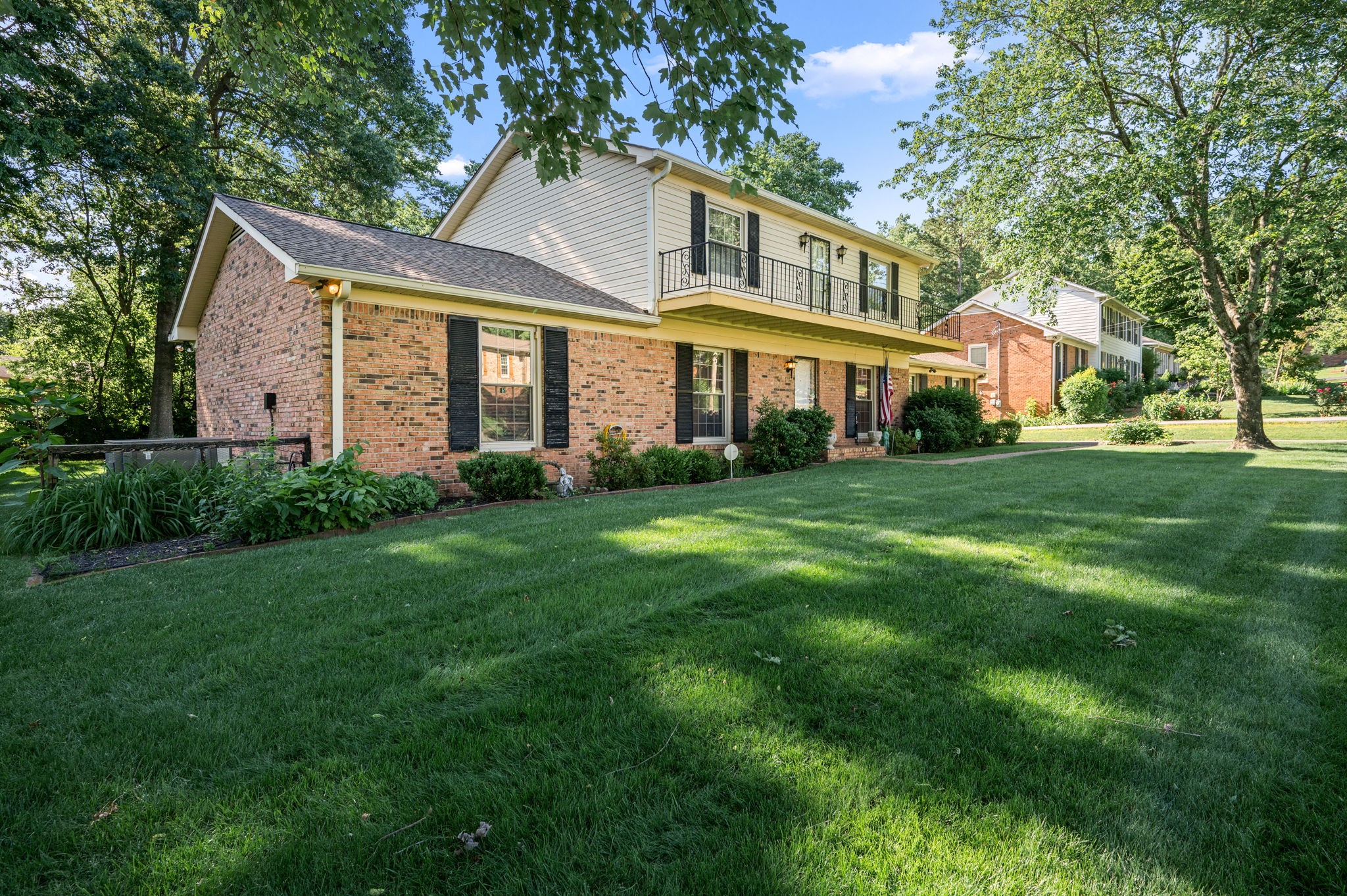 412 Benton Ln
