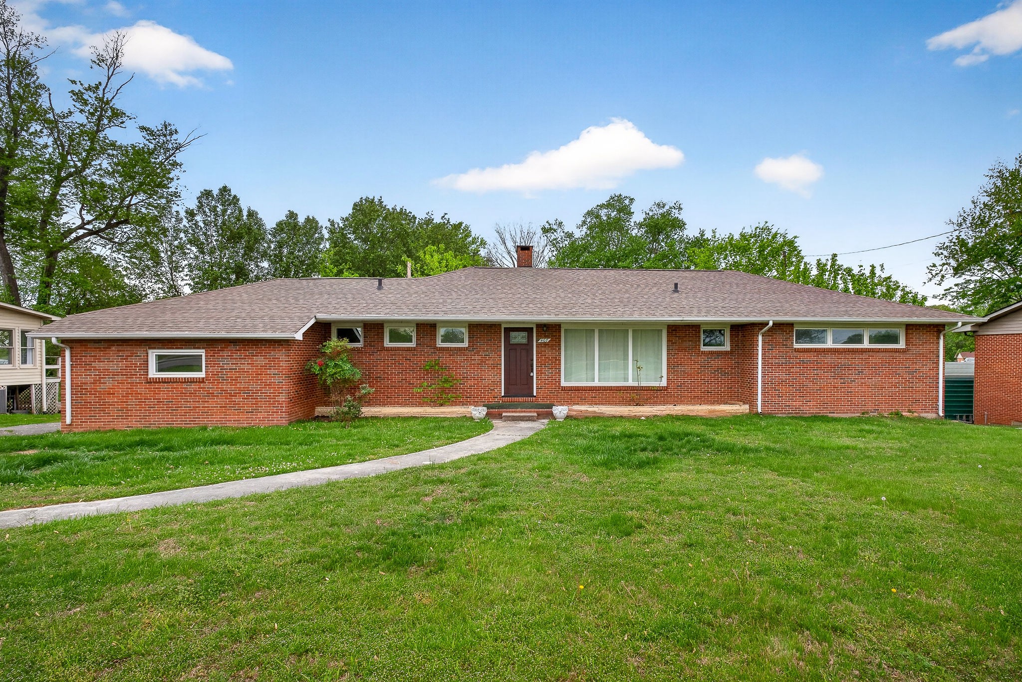 407 Sunset Dr