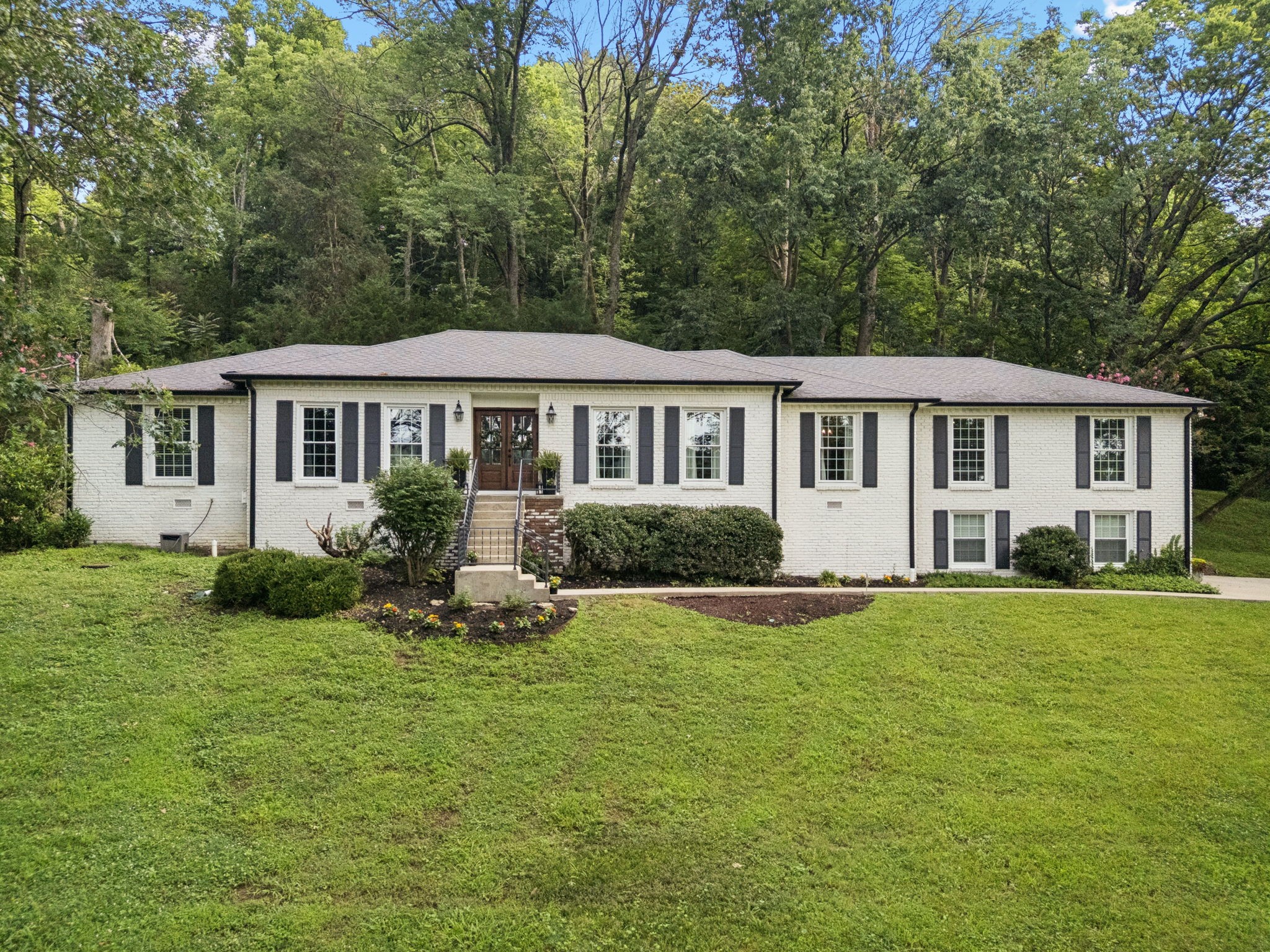 607 Forest Park Dr