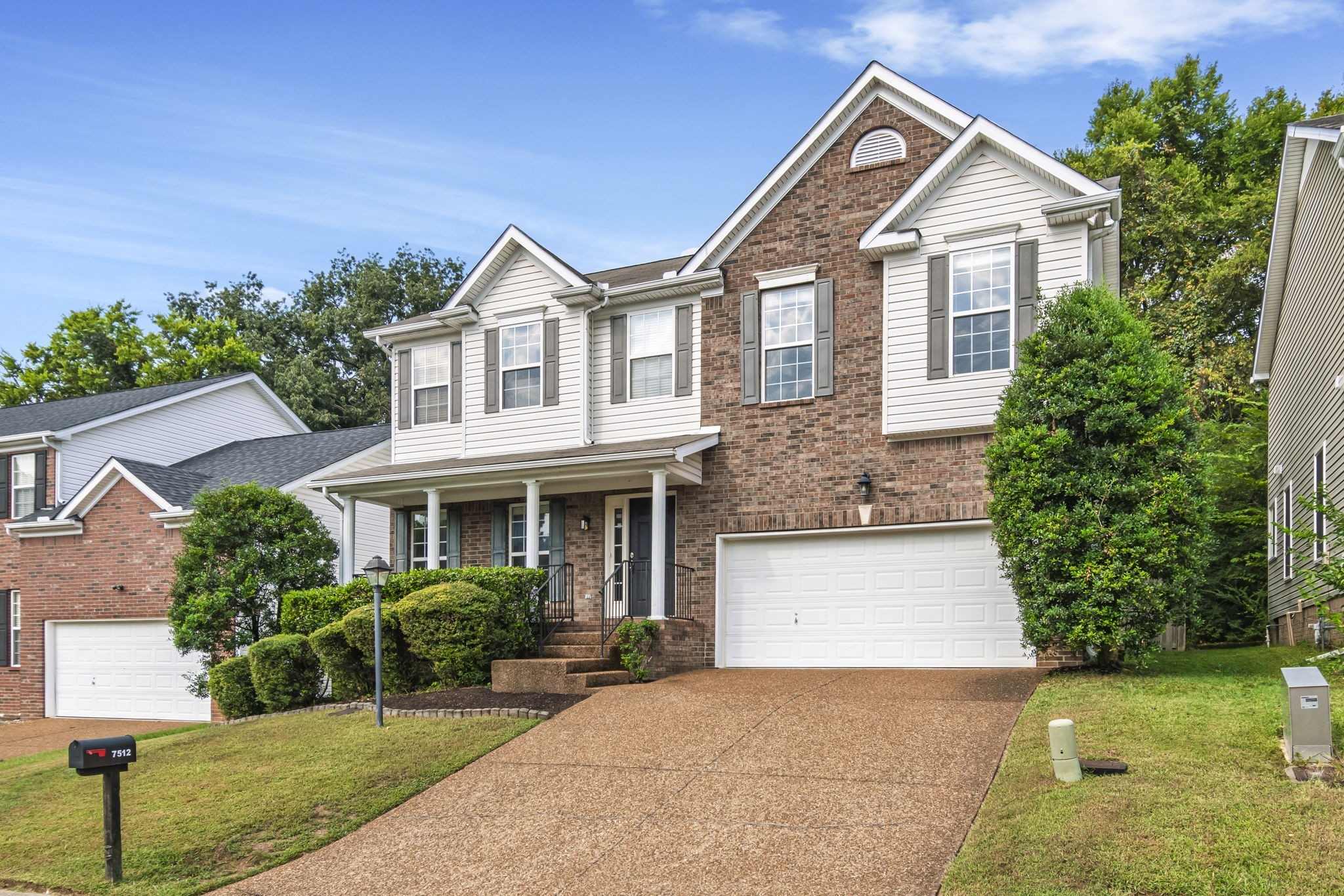 7512 Henderson Dr