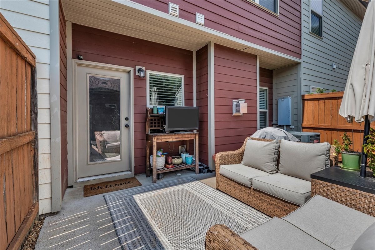 3111 Monrovia Dr