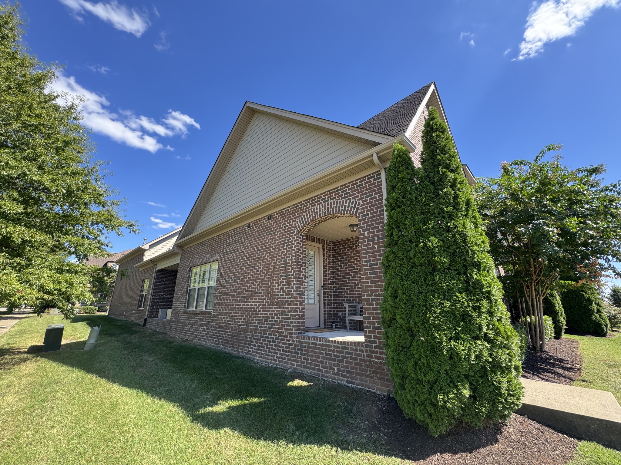 1103 S McMahan Dr