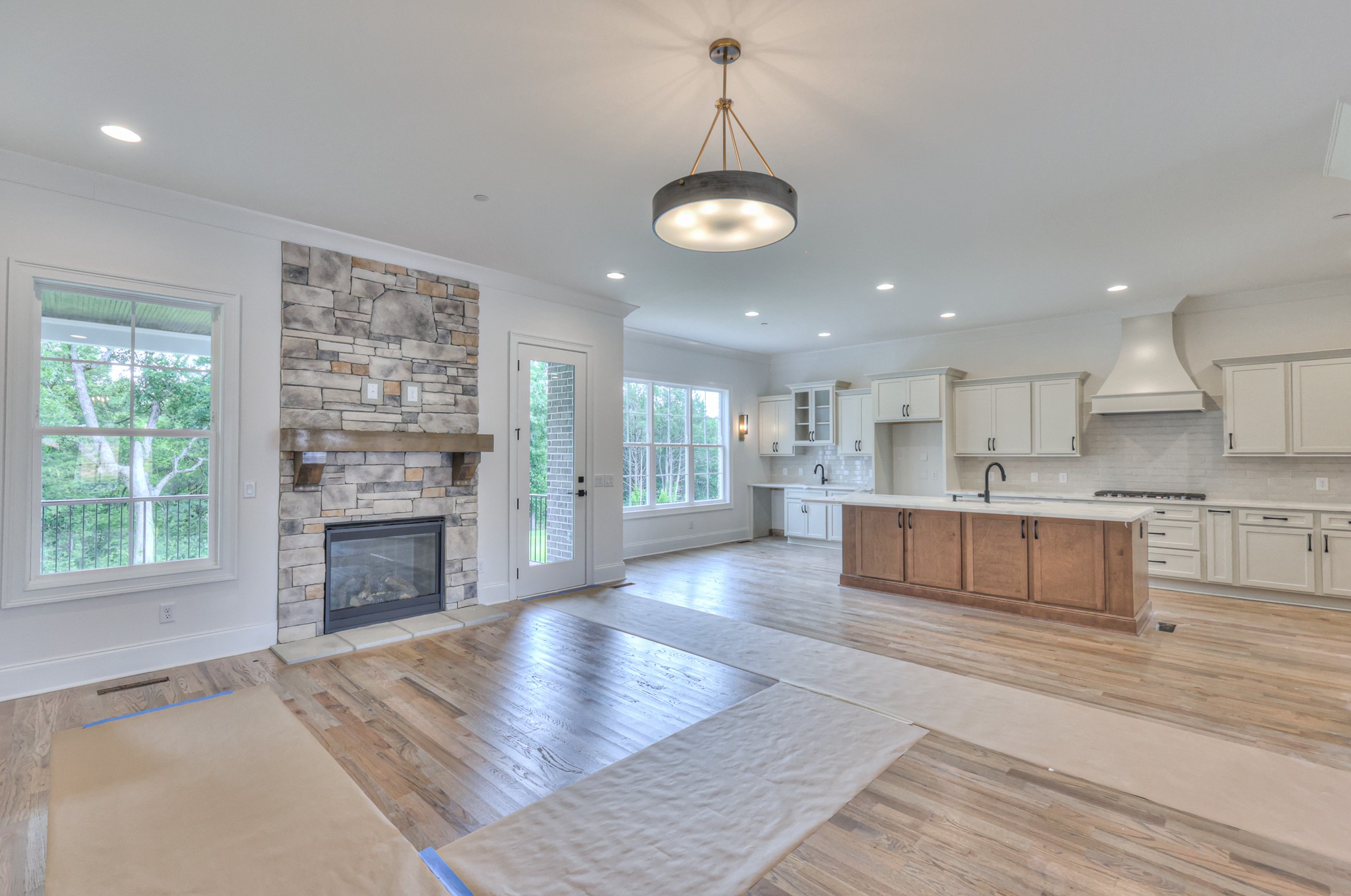 1128 Hibiscus Ln