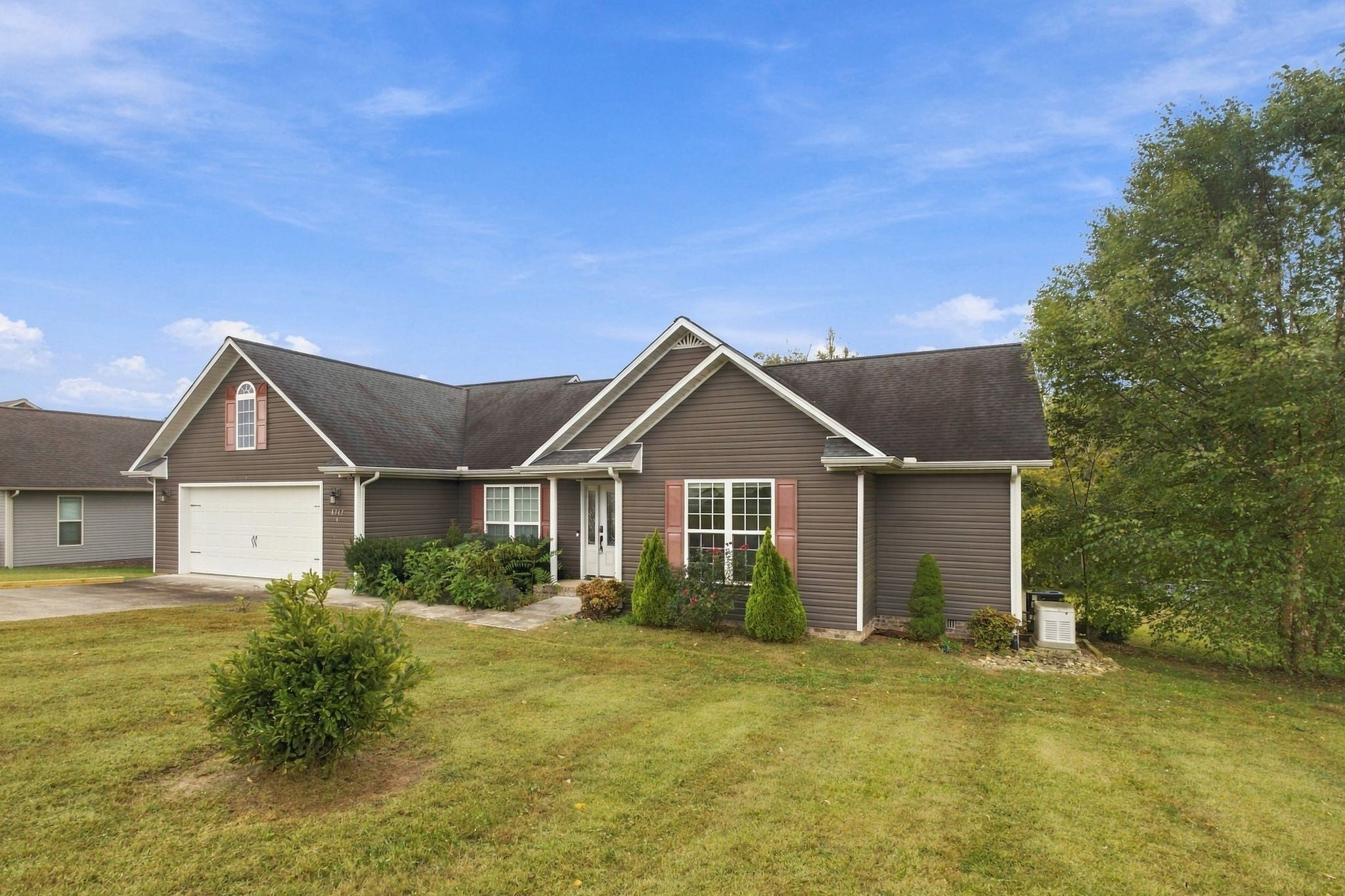 4747 Ellen Cir