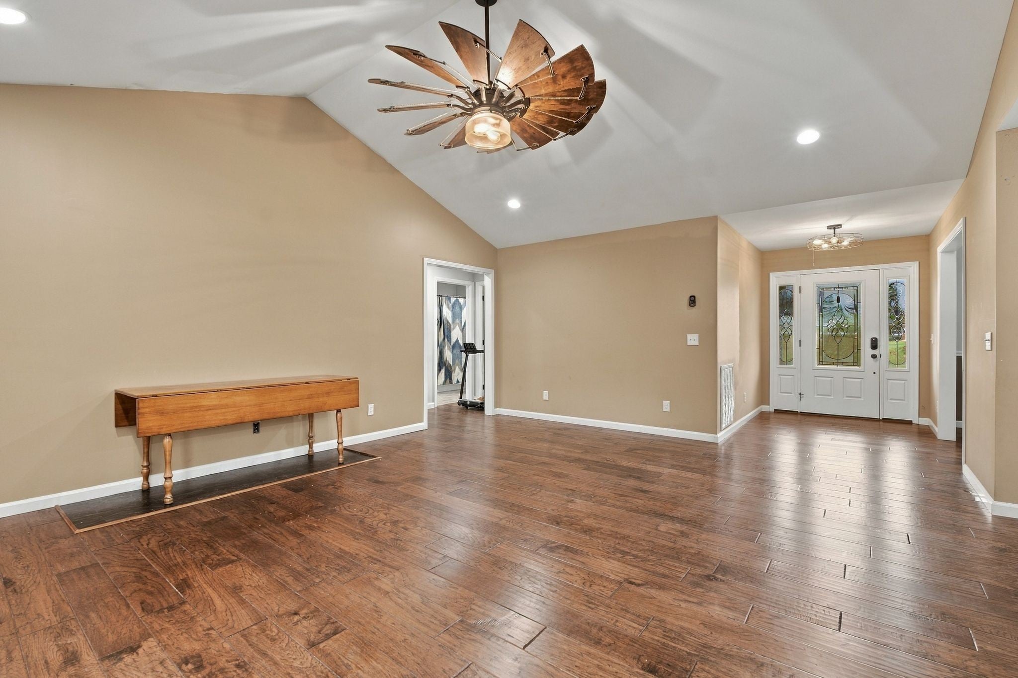 4747 Ellen Cir