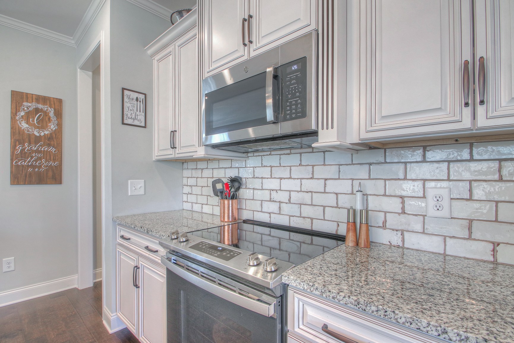 3113 Sassafras Ln