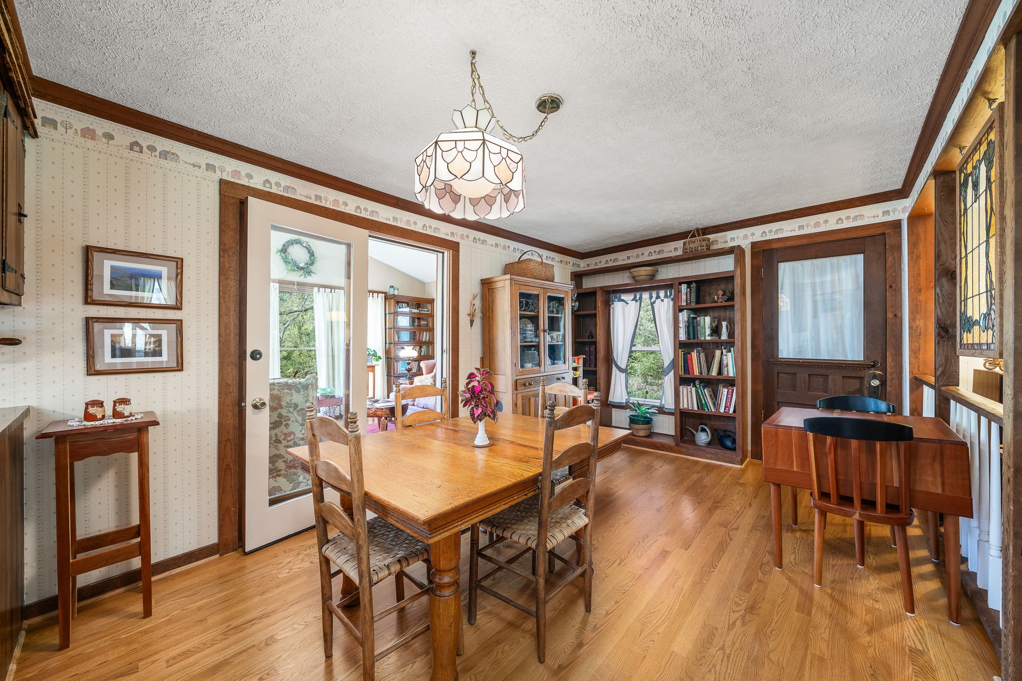 7630 Walking Horse Ln