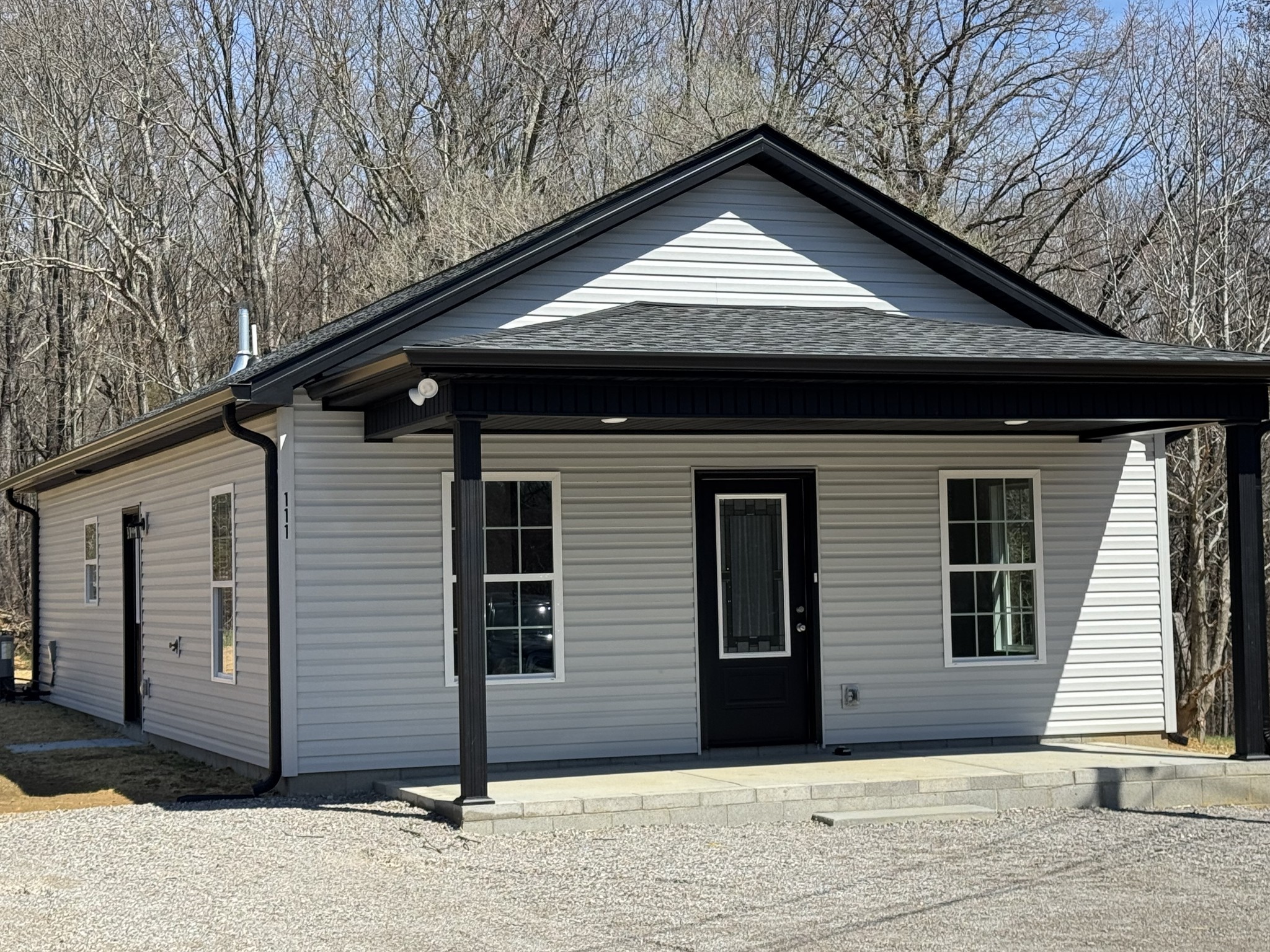111 White Ln