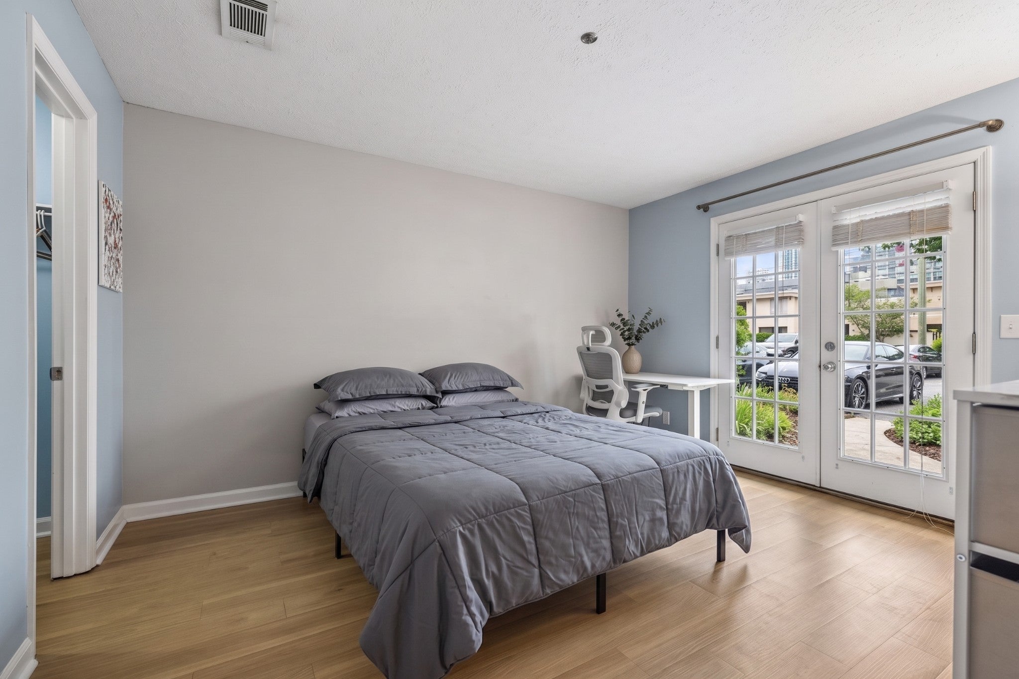 1808 State St 101