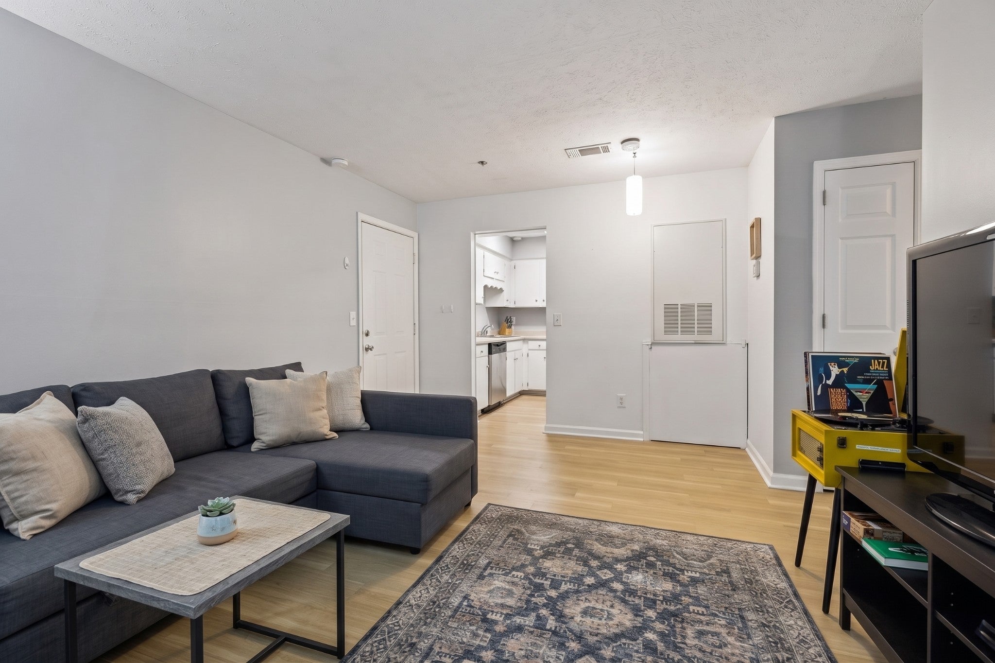1808 State St 101