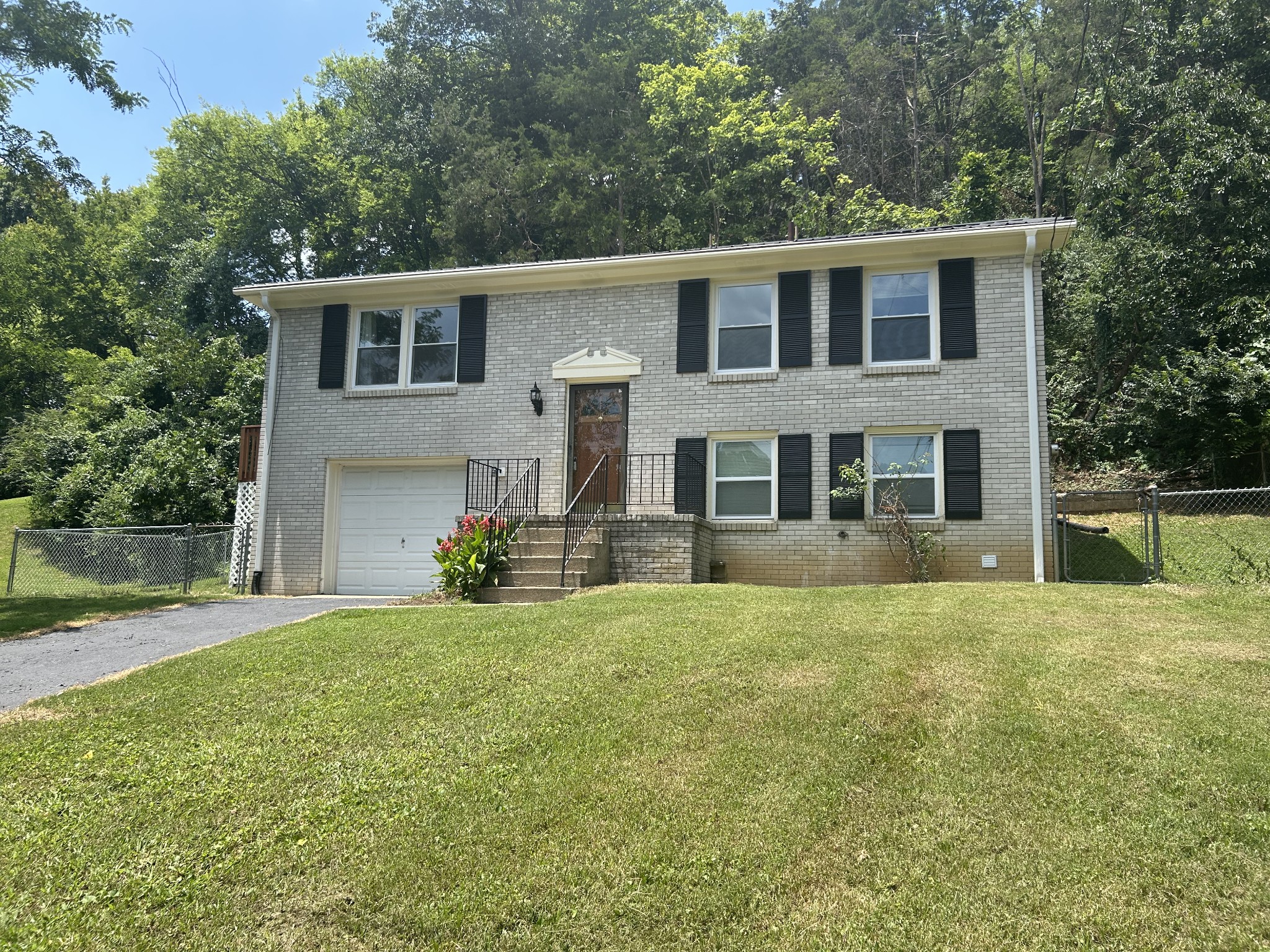 211 Sawyer Brown Ct