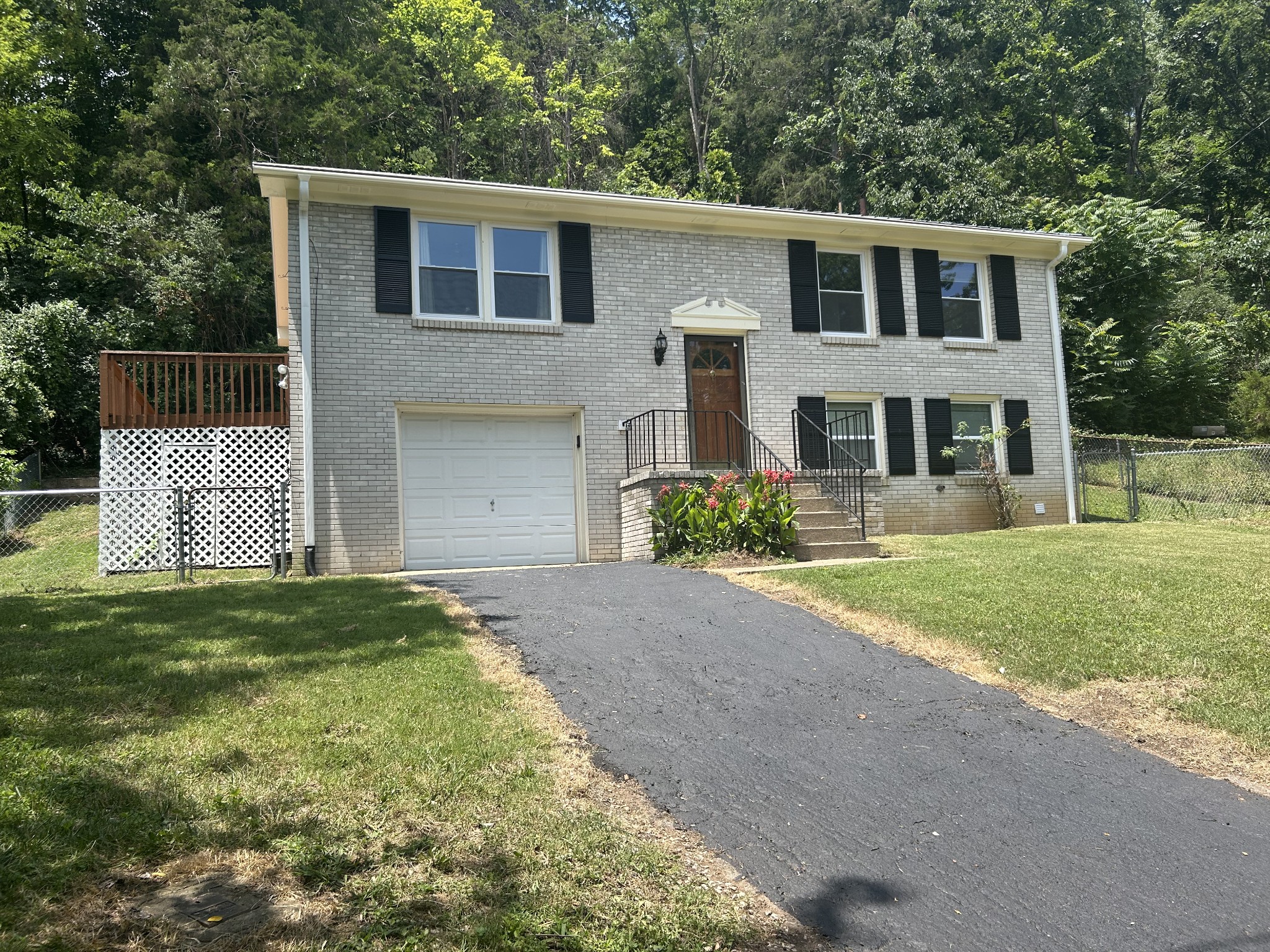 211 Sawyer Brown Ct